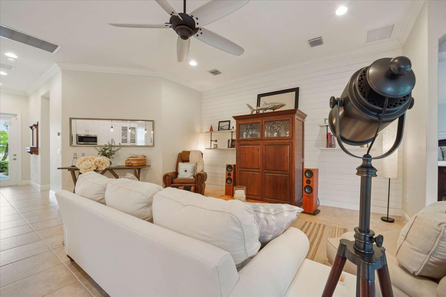 Image 10 of 34 For 235 11th Square Sw