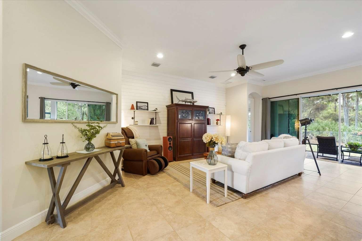 Image 12 of 34 For 235 11th Square Sw