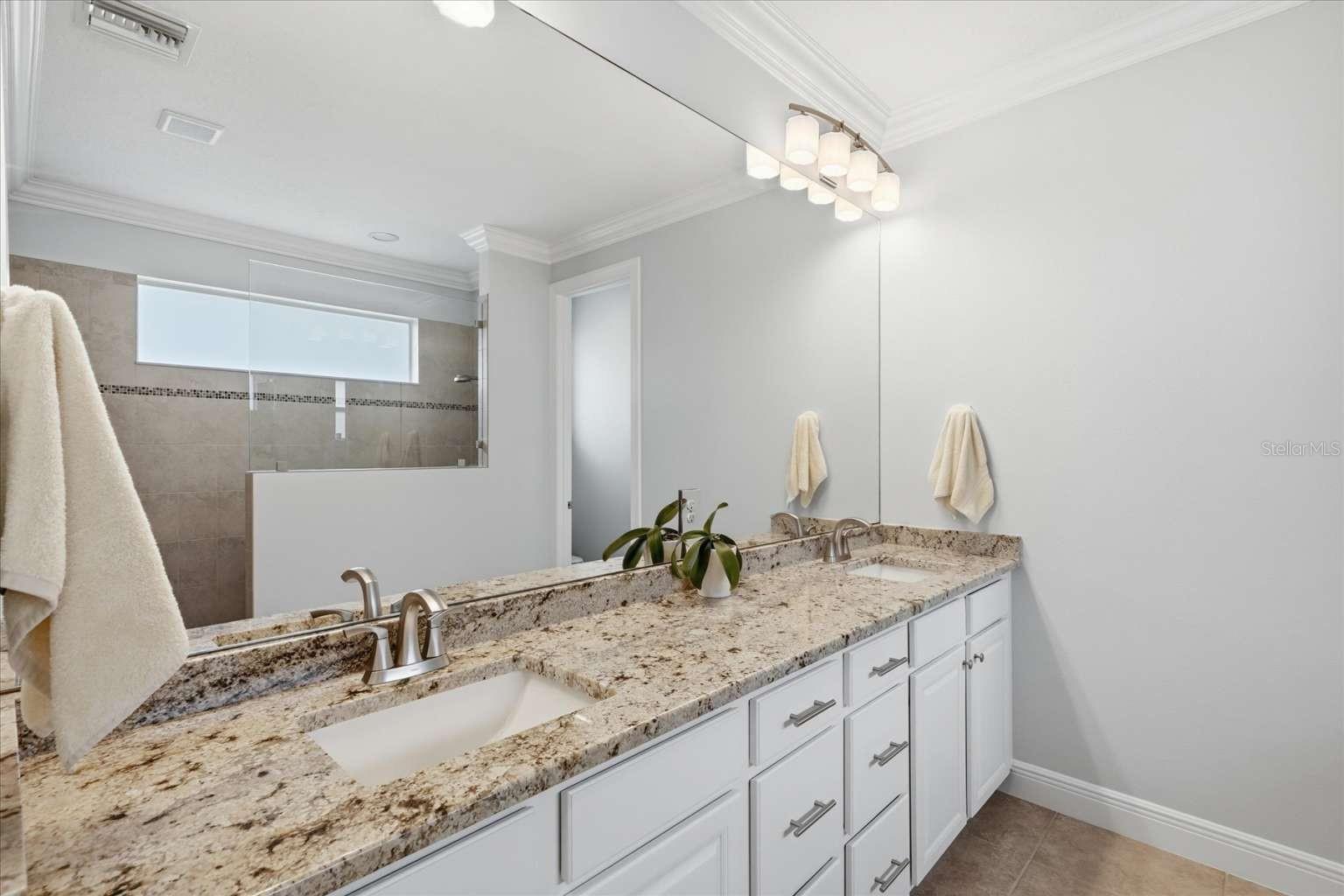 Image 17 of 34 For 235 11th Square Sw