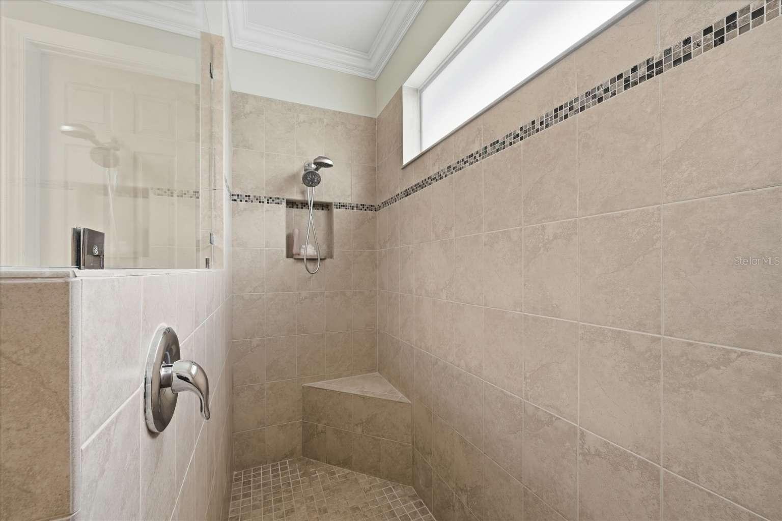 Image 18 of 34 For 235 11th Square Sw