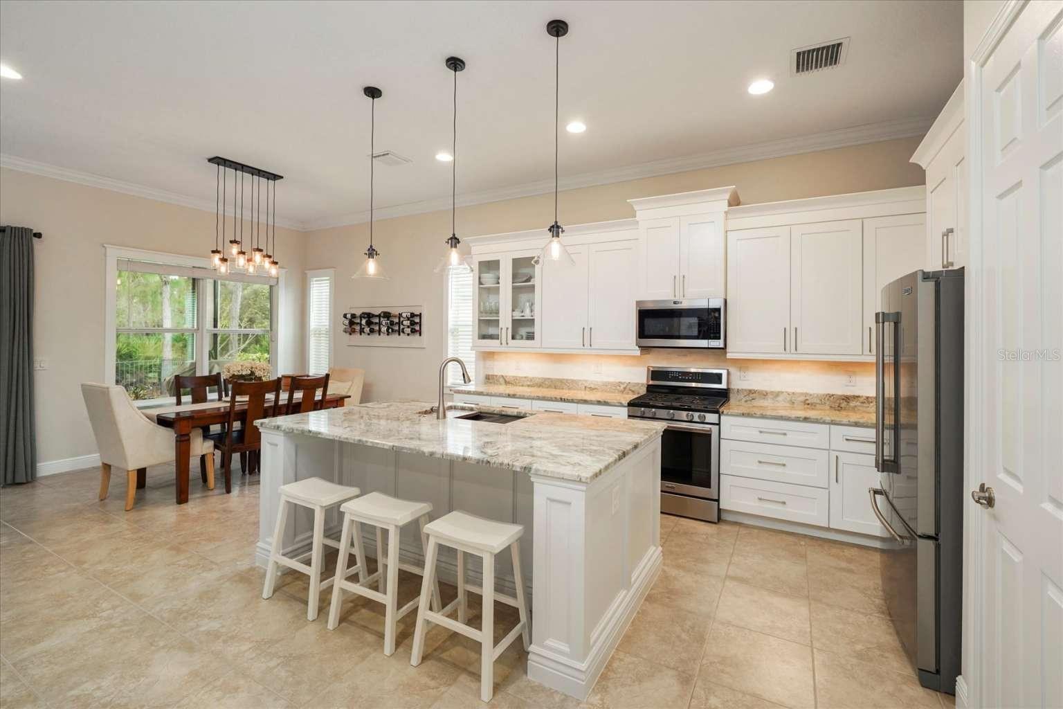 Image 2 of 34 For 235 11th Square Sw