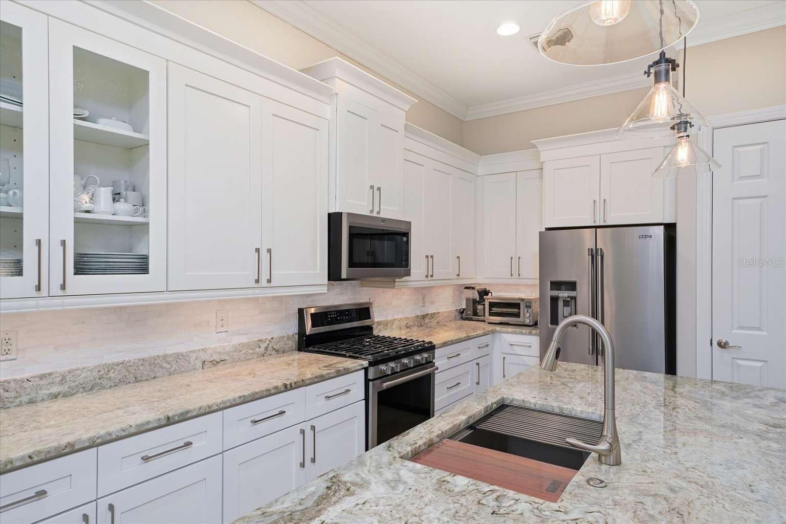 Image 9 of 34 For 235 11th Square Sw