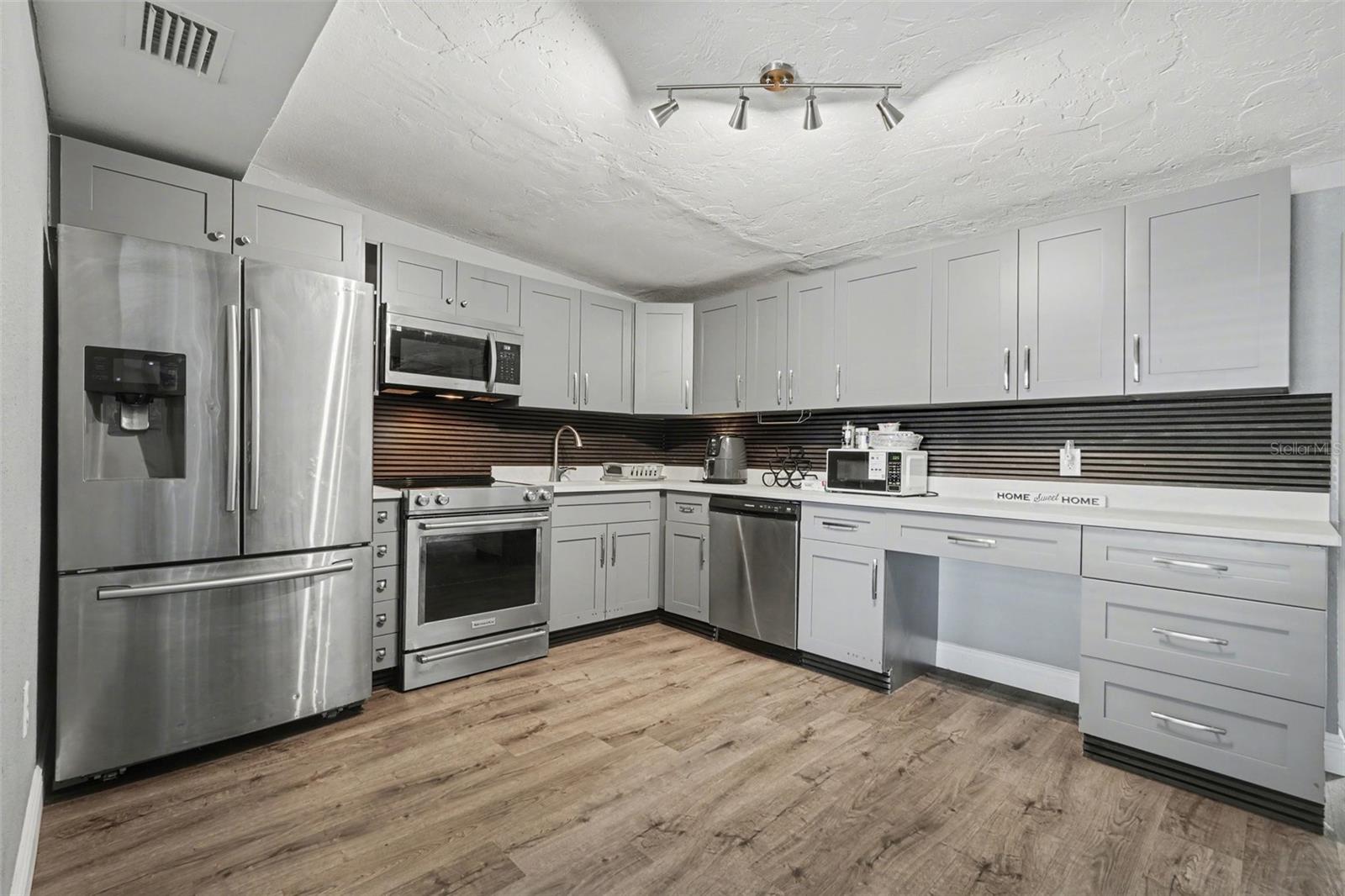 Image 13 of 29 For 6714 Sandra Drive