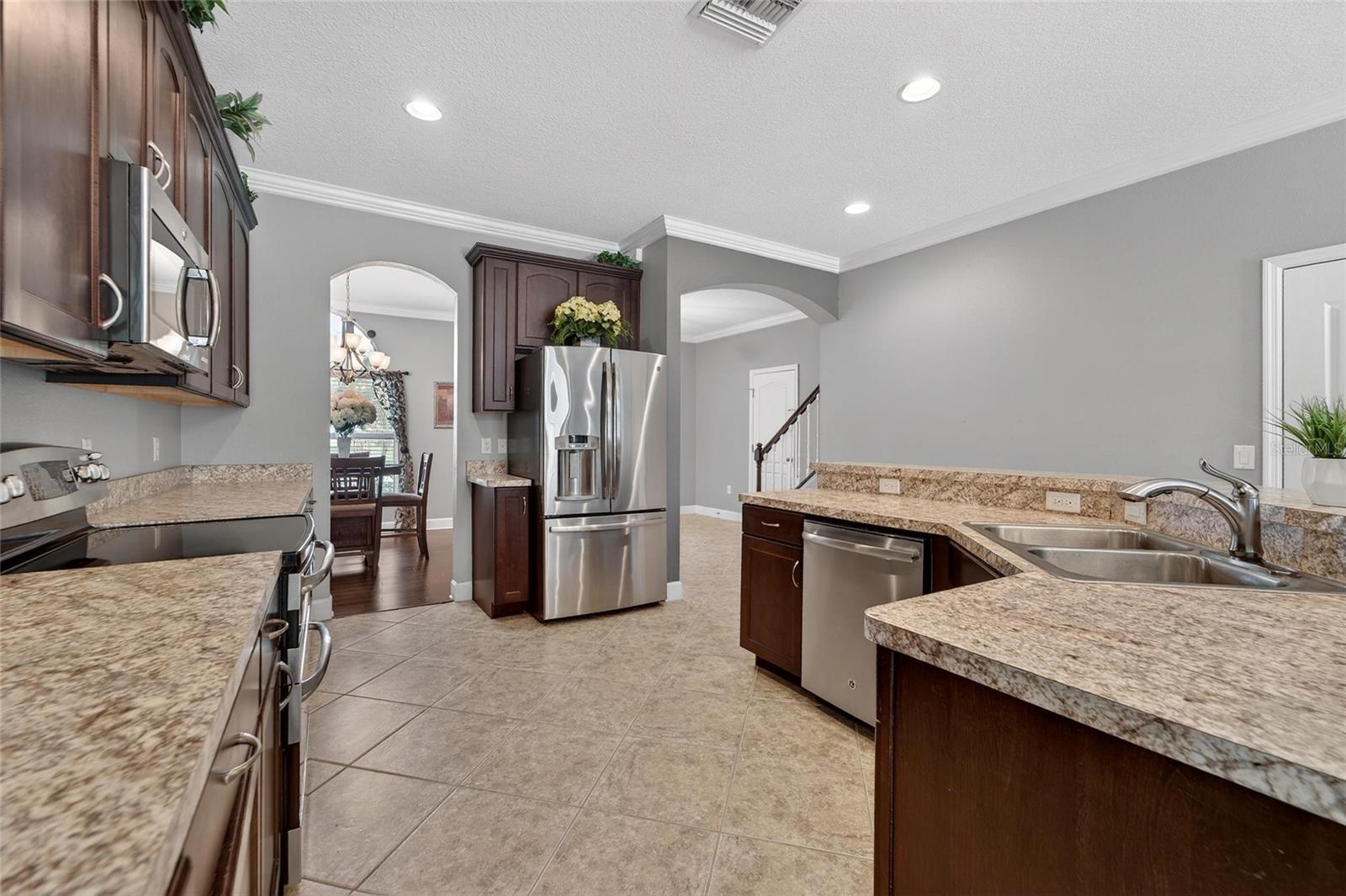 Image 17 of 57 For 627 Limona Woods Drive