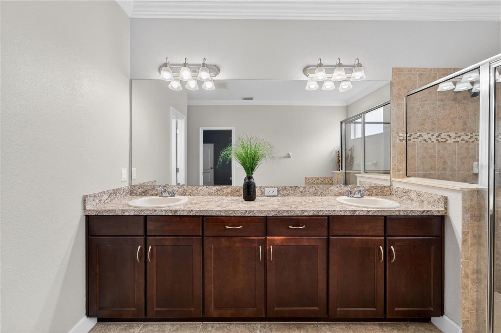 Image 24 of 57 For 627 Limona Woods Drive