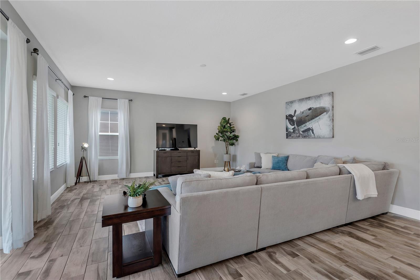 Image 10 of 44 For 6457 Seasound Drive