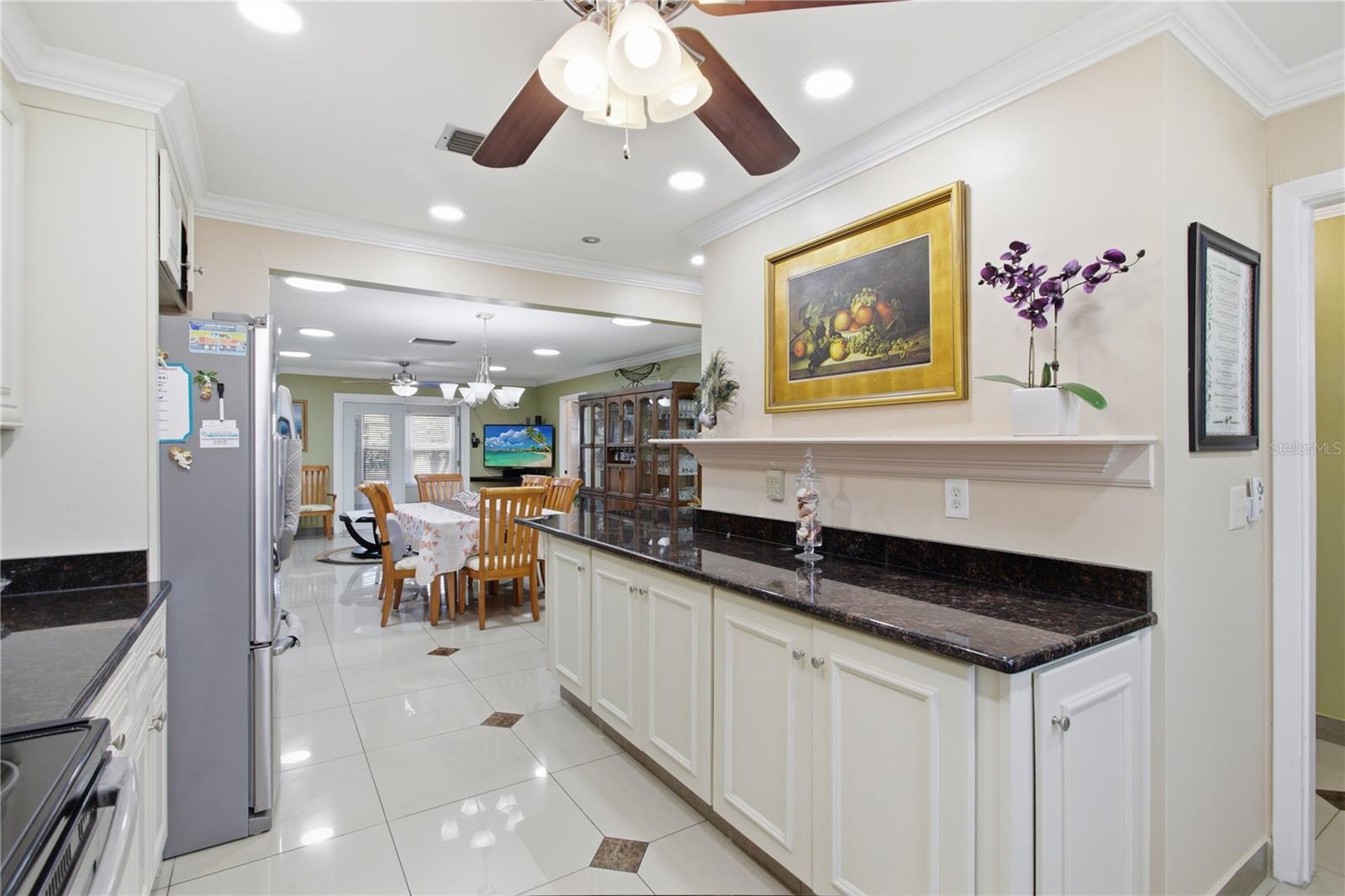 Image 10 of 44 For 1636 Lake Avenue 1