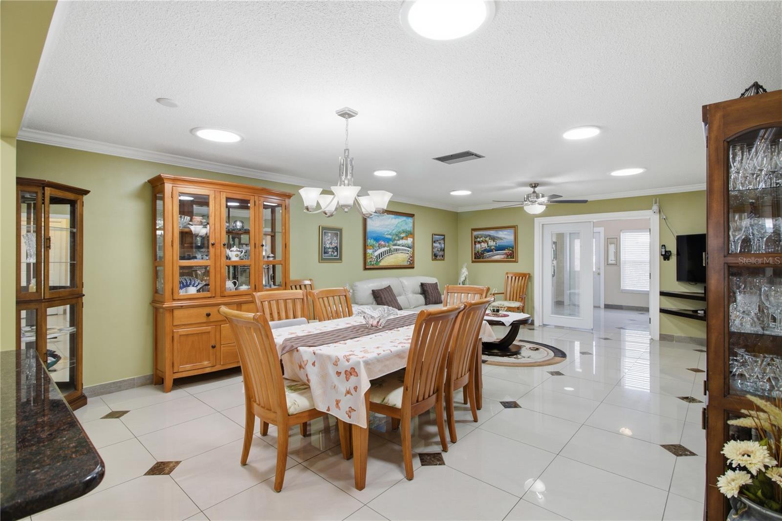 Image 11 of 44 For 1636 Lake Avenue 1