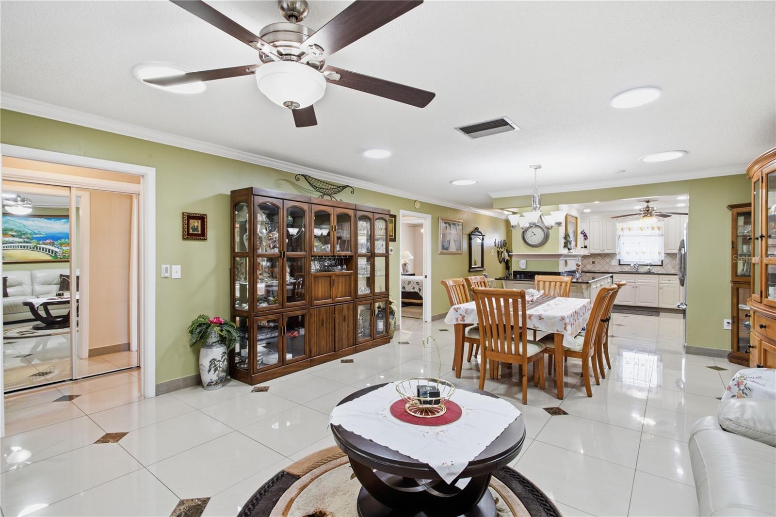 Image 15 of 44 For 1636 Lake Avenue 1