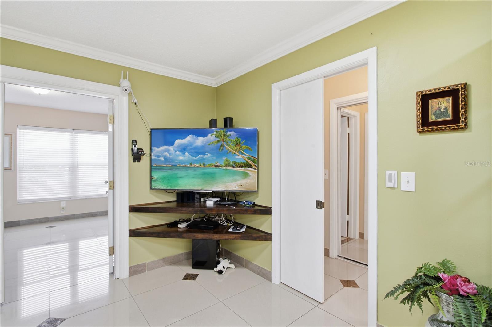 Image 16 of 44 For 1636 Lake Avenue 1