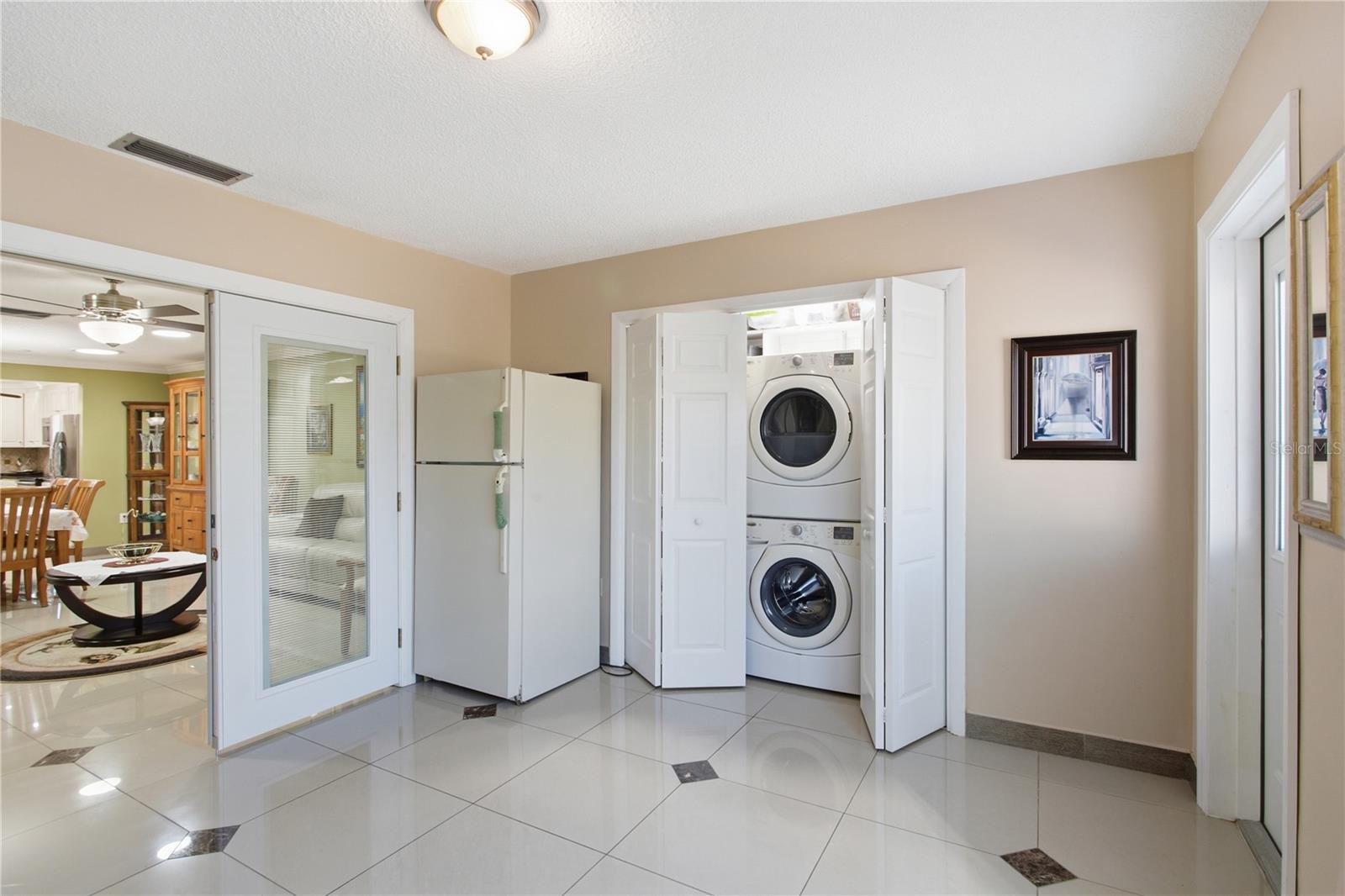 Image 20 of 44 For 1636 Lake Avenue 1