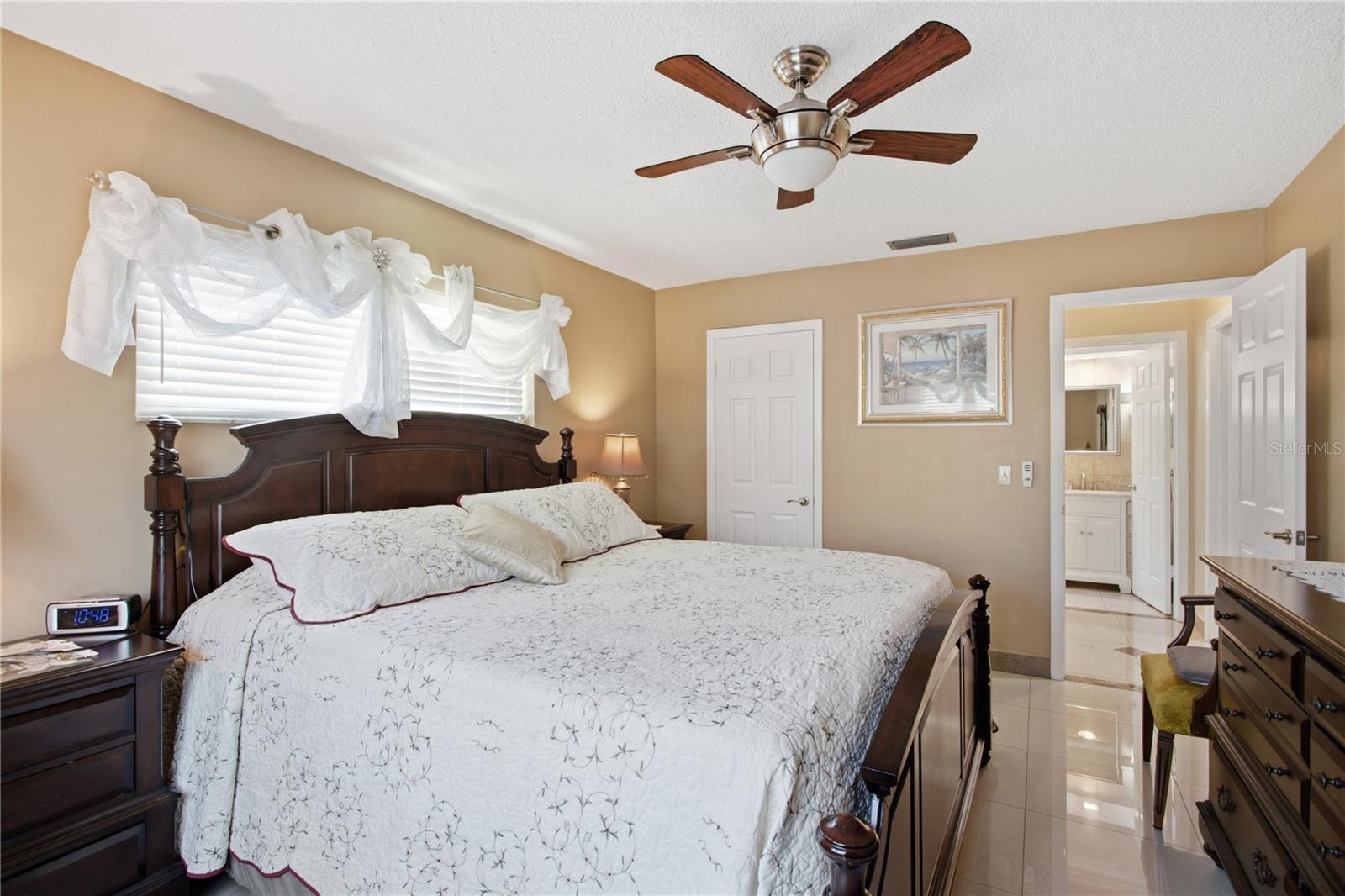 Image 22 of 44 For 1636 Lake Avenue 1