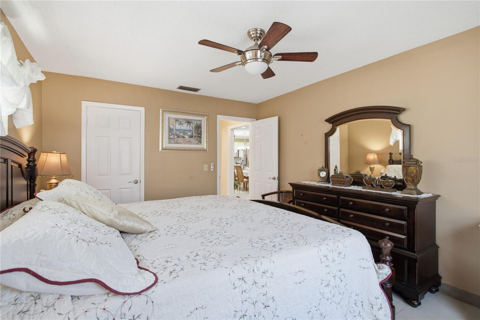 Image 23 of 44 For 1636 Lake Avenue 1