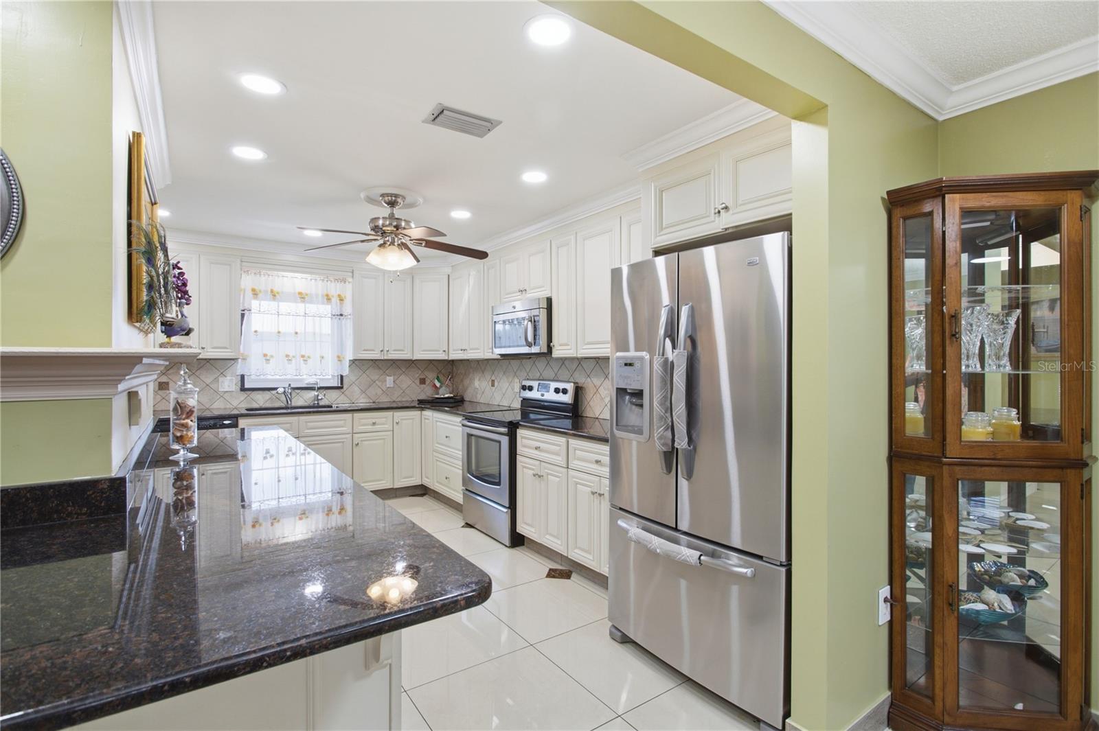 Image 7 of 44 For 1636 Lake Avenue 1