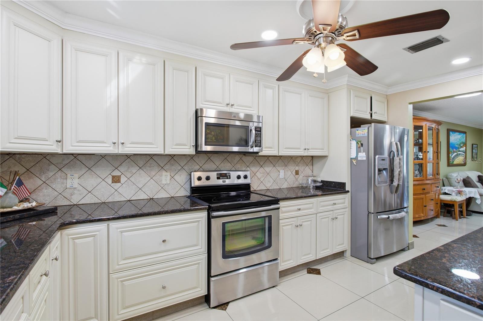 Image 9 of 44 For 1636 Lake Avenue 1