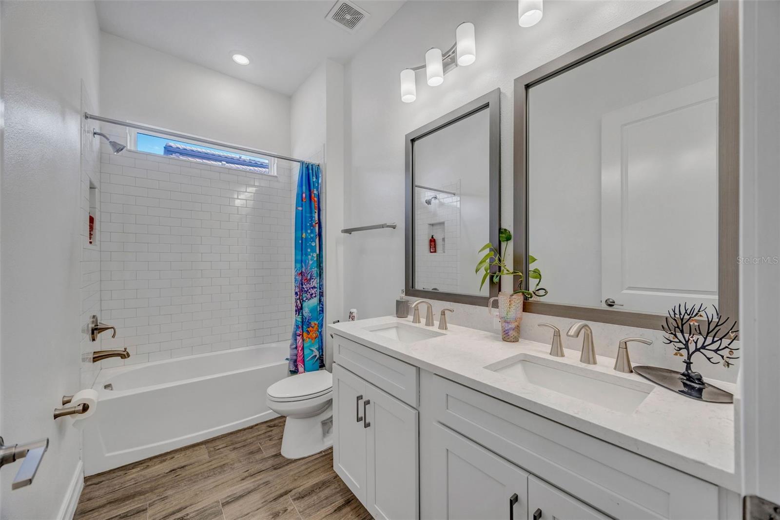 Image 11 of 50 For 6167 Marsh Trail Drive