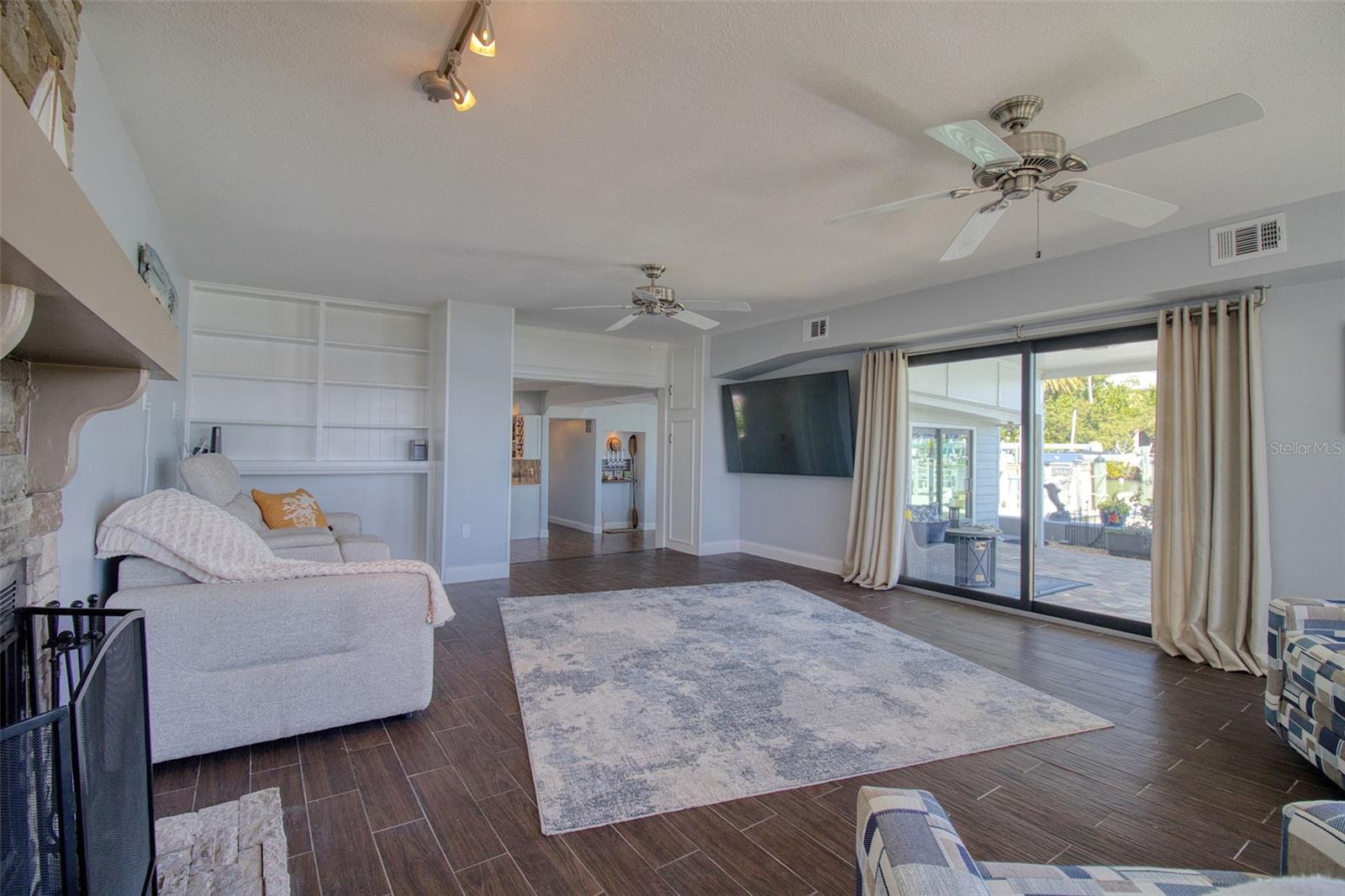 Image 15 of 67 For 322 10th Avenue