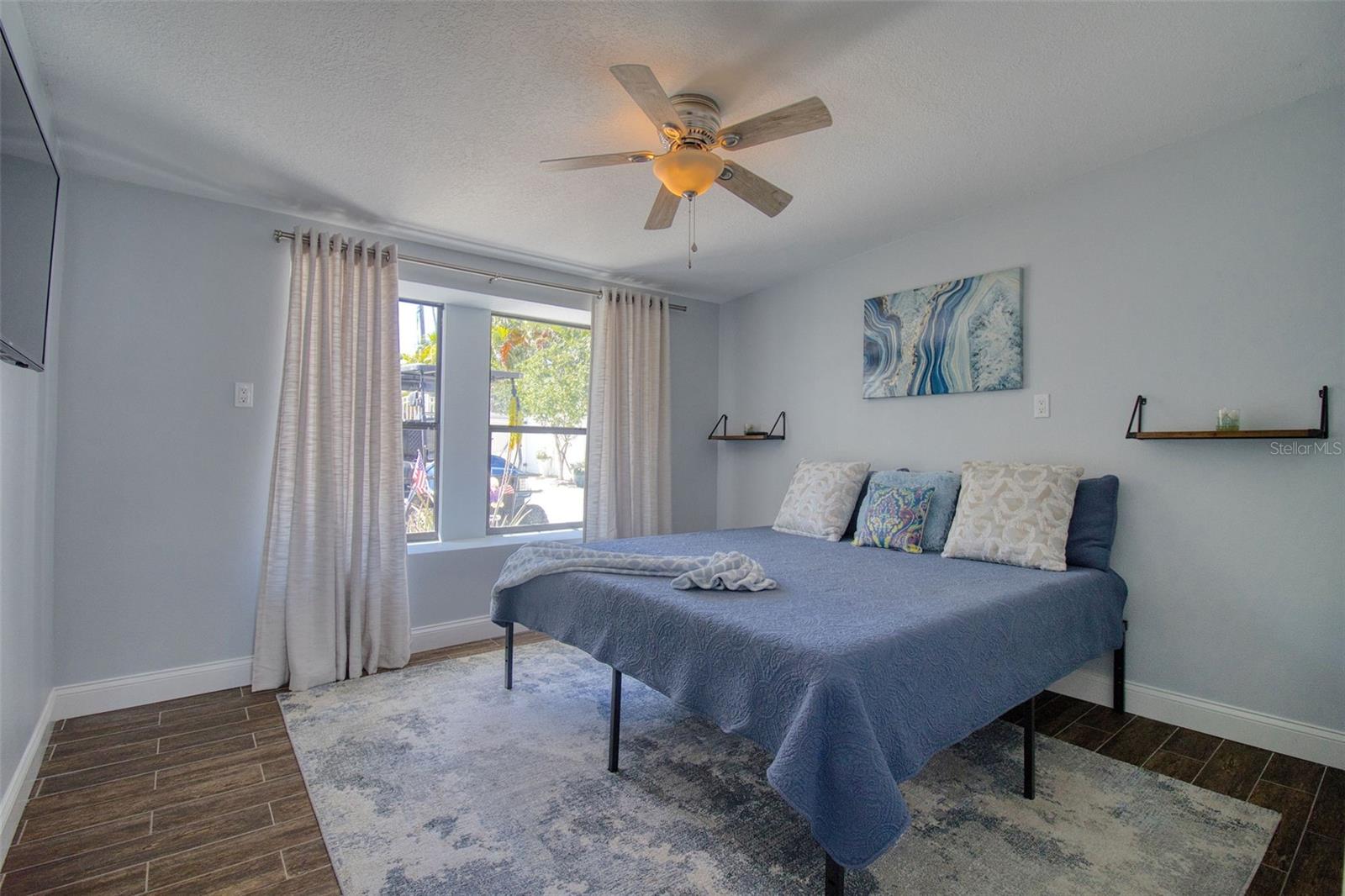 Image 25 of 67 For 322 10th Avenue