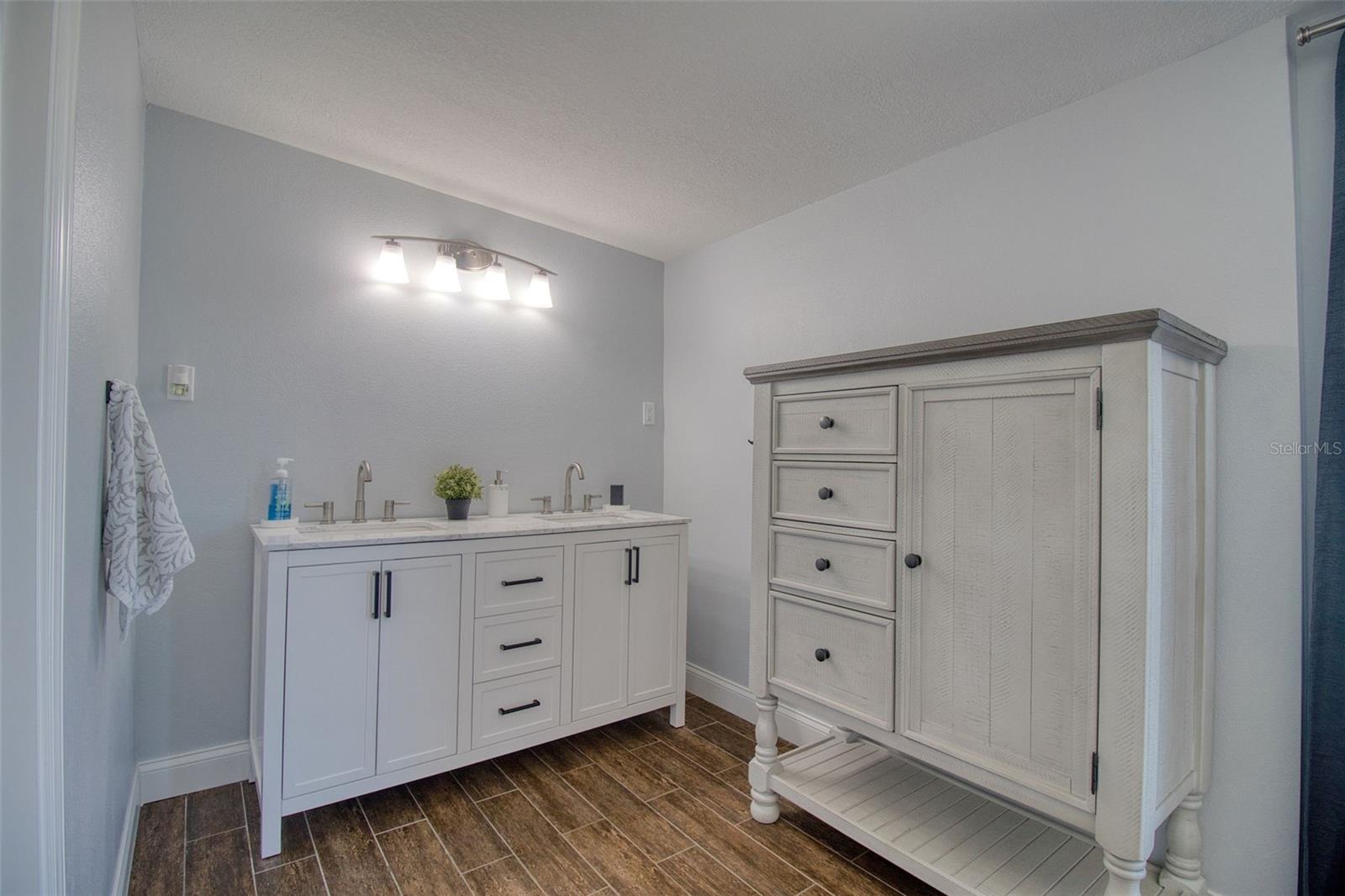 Image 30 of 67 For 322 10th Avenue