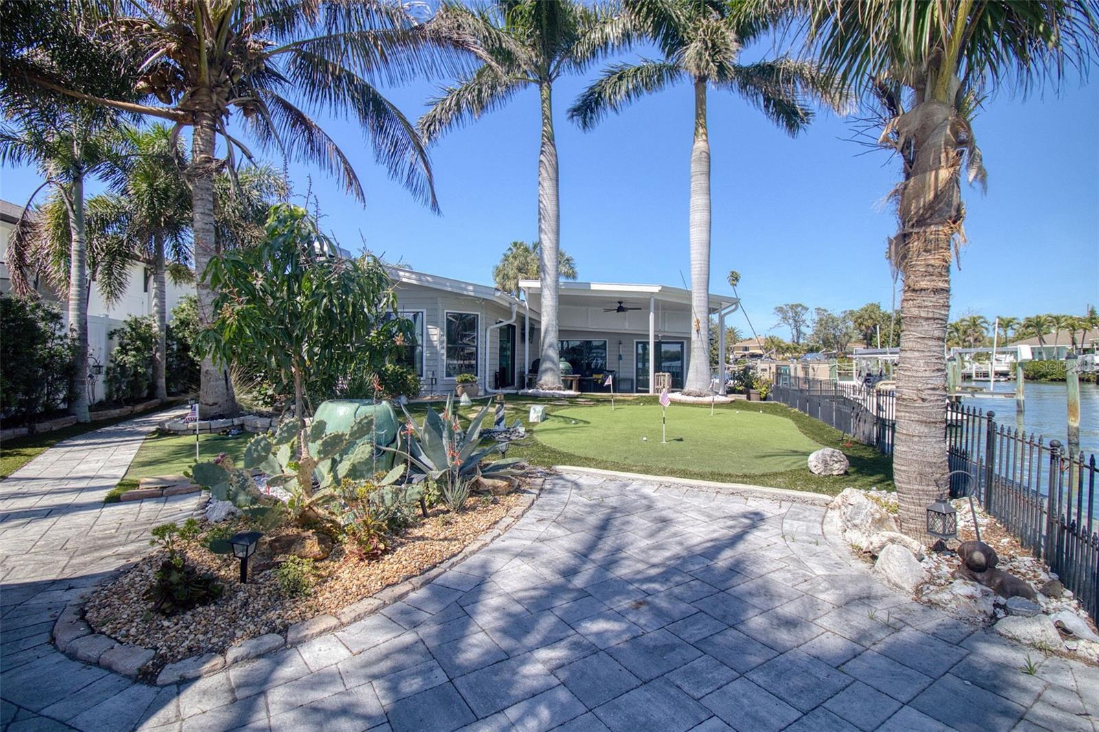 Image 42 of 67 For 322 10th Avenue