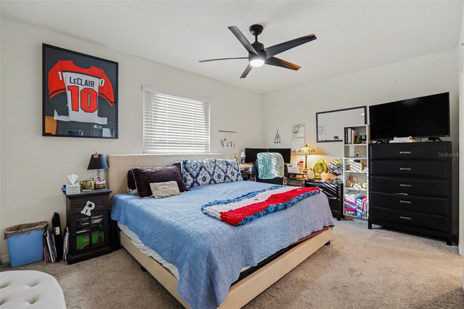 Image 15 of 26 For 17518 Crescent Moon Loop