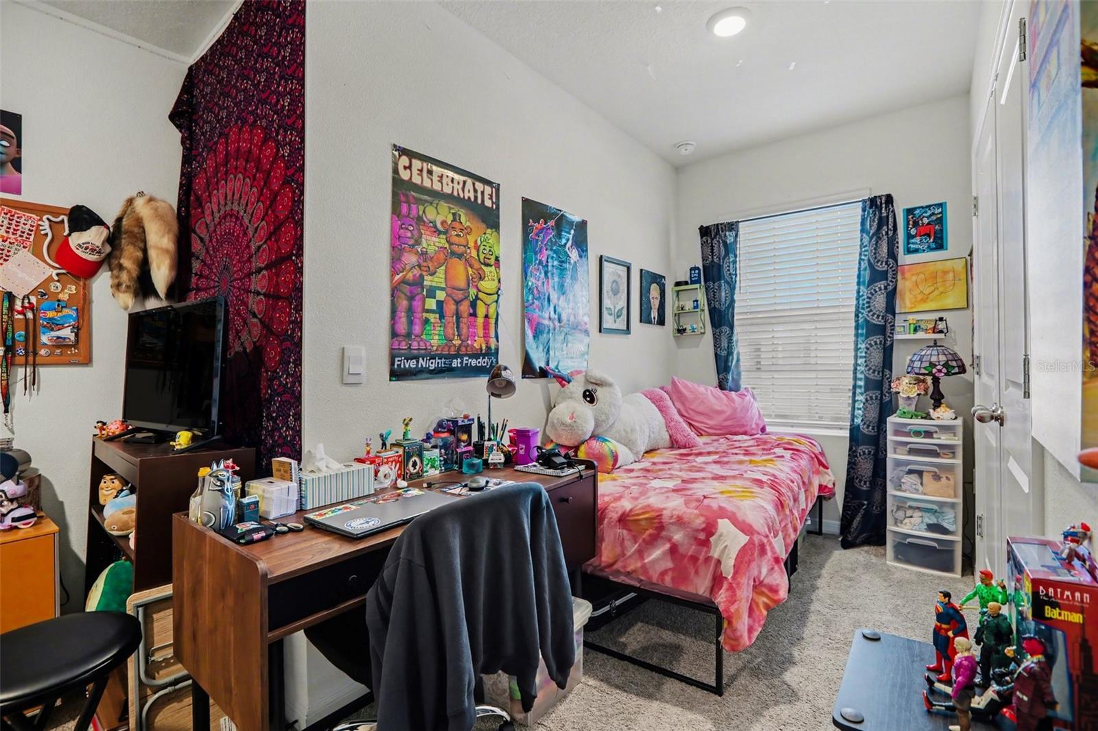 Image 21 of 26 For 17518 Crescent Moon Loop