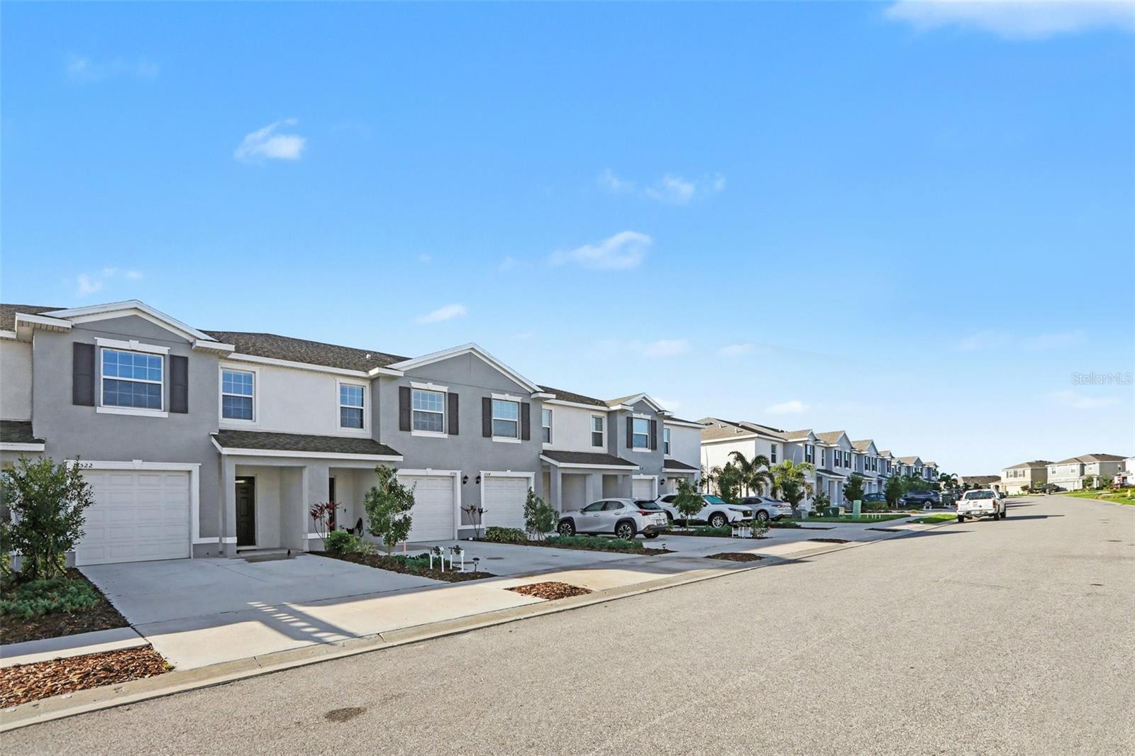 Image 24 of 26 For 17518 Crescent Moon Loop