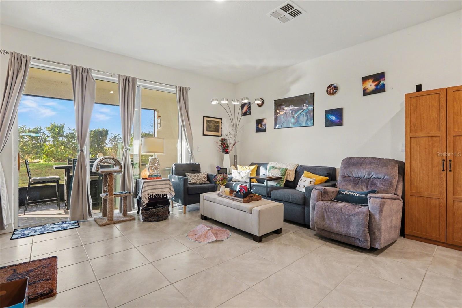 Image 4 of 26 For 17518 Crescent Moon Loop