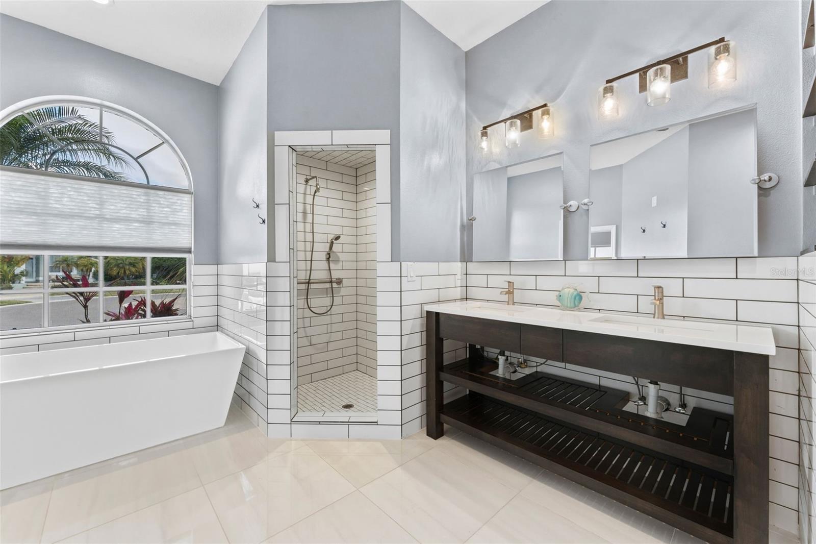 Image 17 of 47 For 3025 Key Harbor Drive