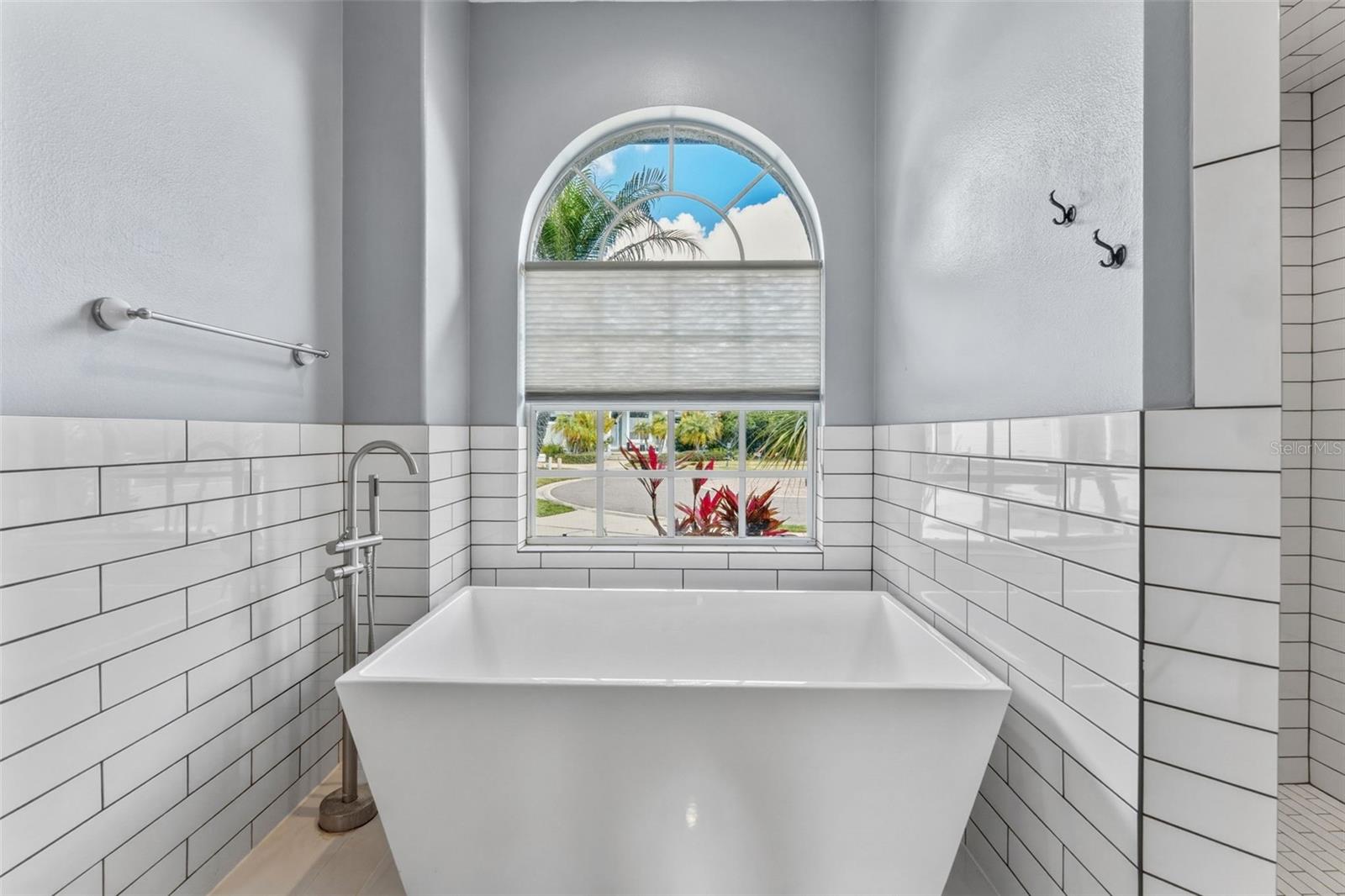 Image 18 of 47 For 3025 Key Harbor Drive