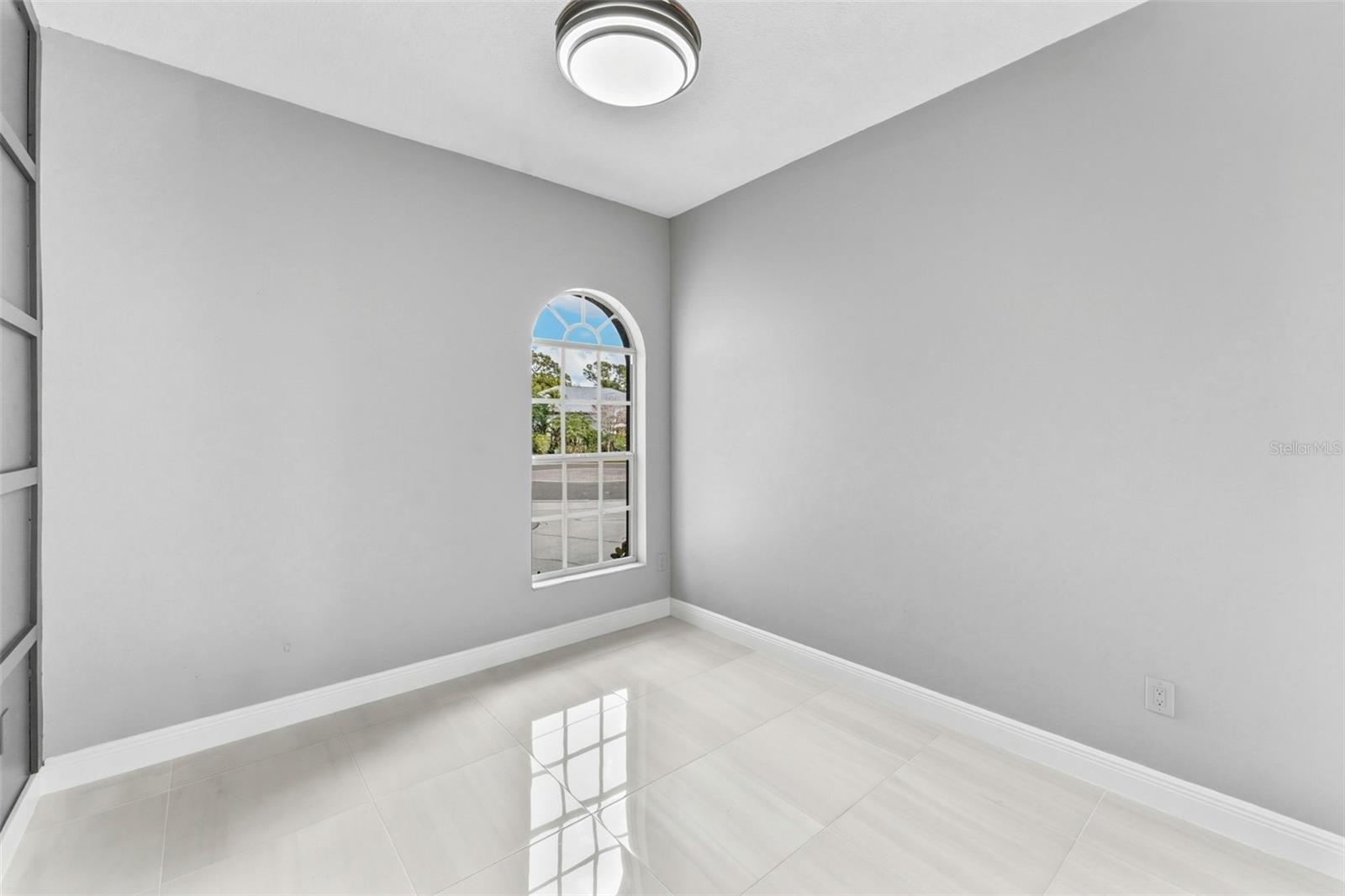 Image 22 of 47 For 3025 Key Harbor Drive