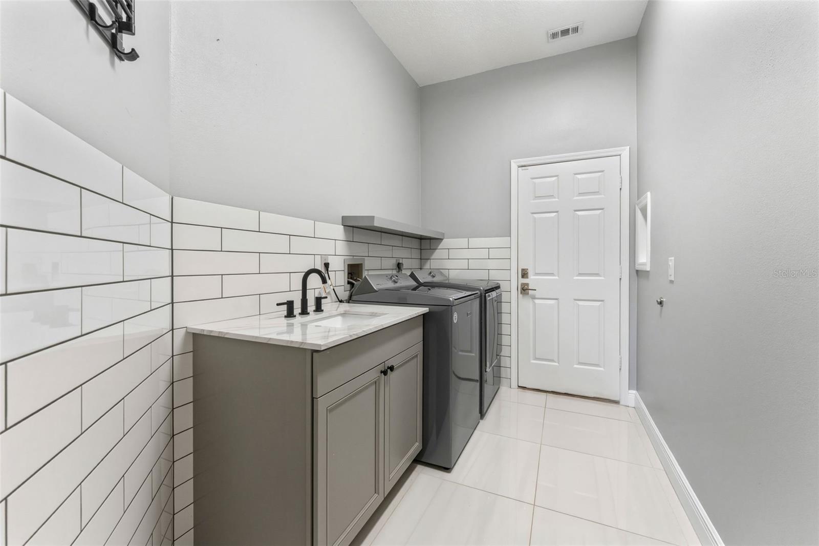 Image 30 of 47 For 3025 Key Harbor Drive