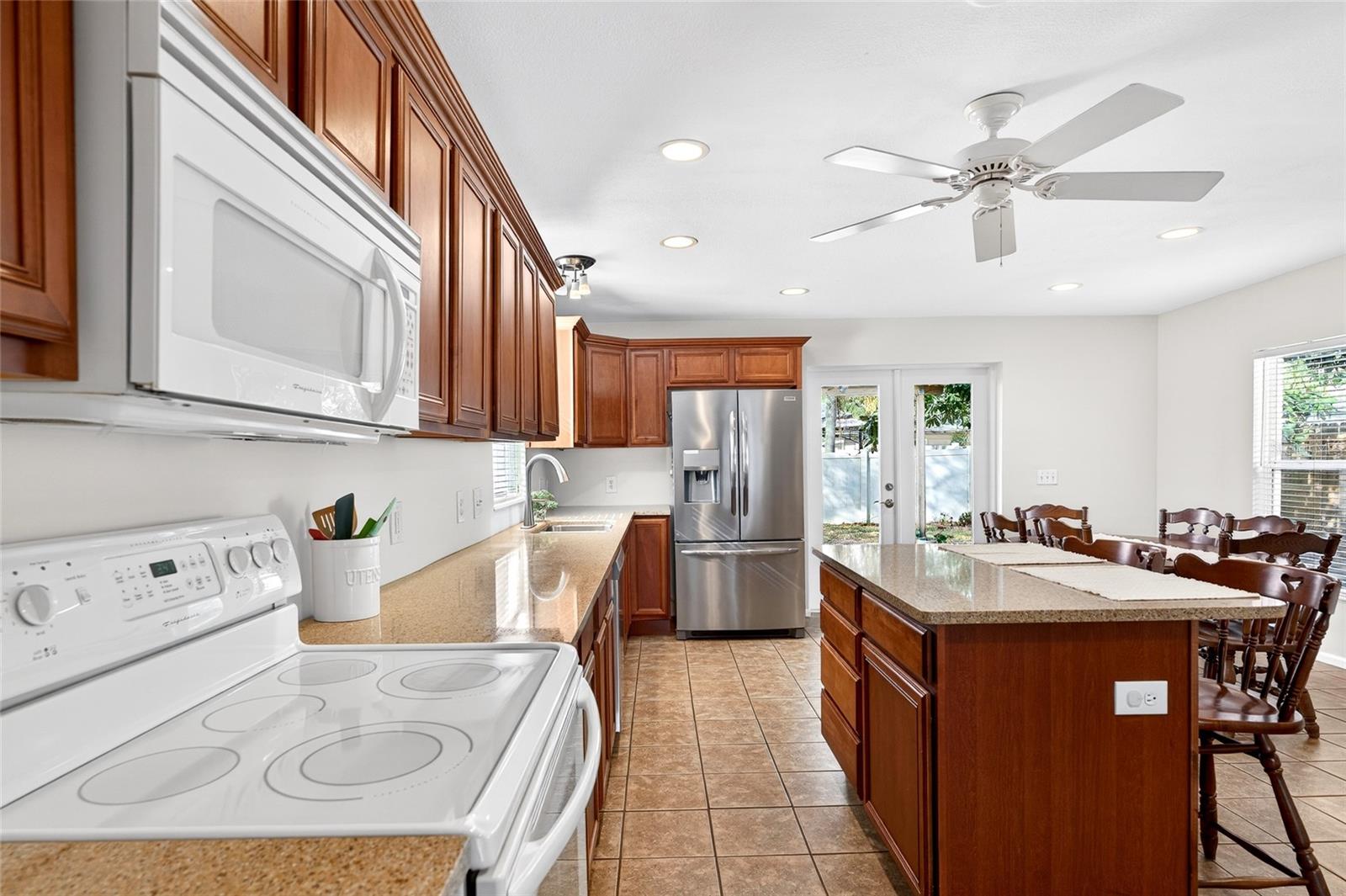 Image 15 of 61 For 4419 Iowa Avenue