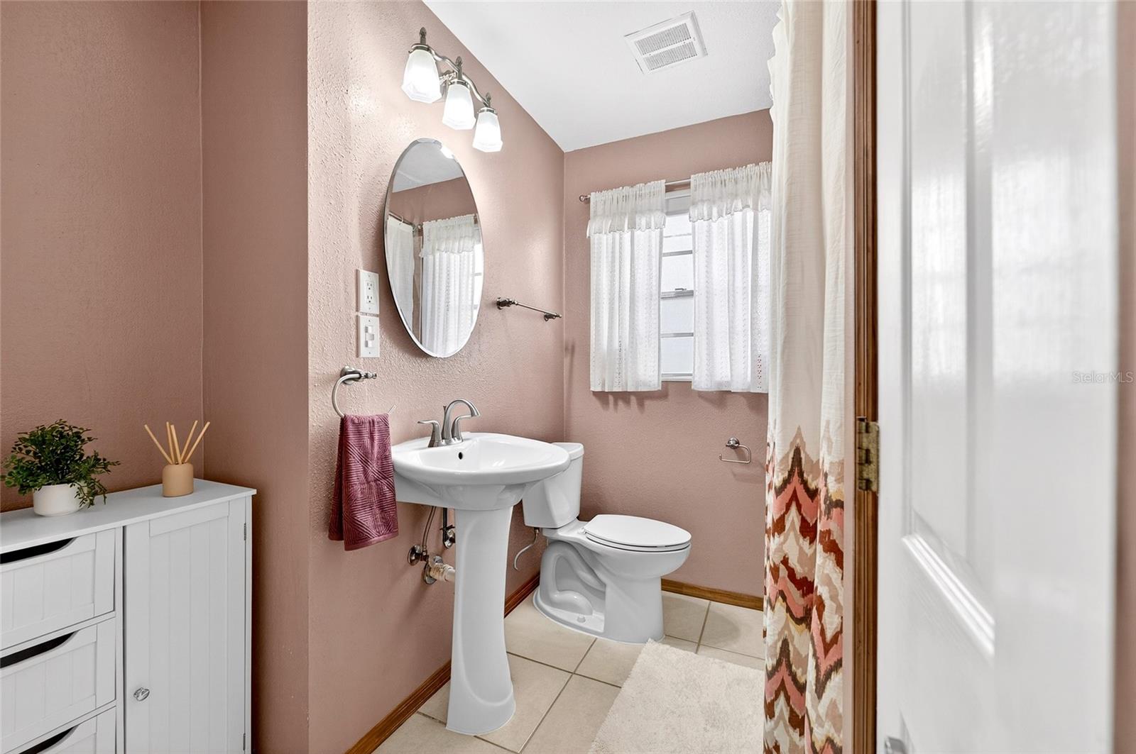 Image 17 of 61 For 4419 Iowa Avenue