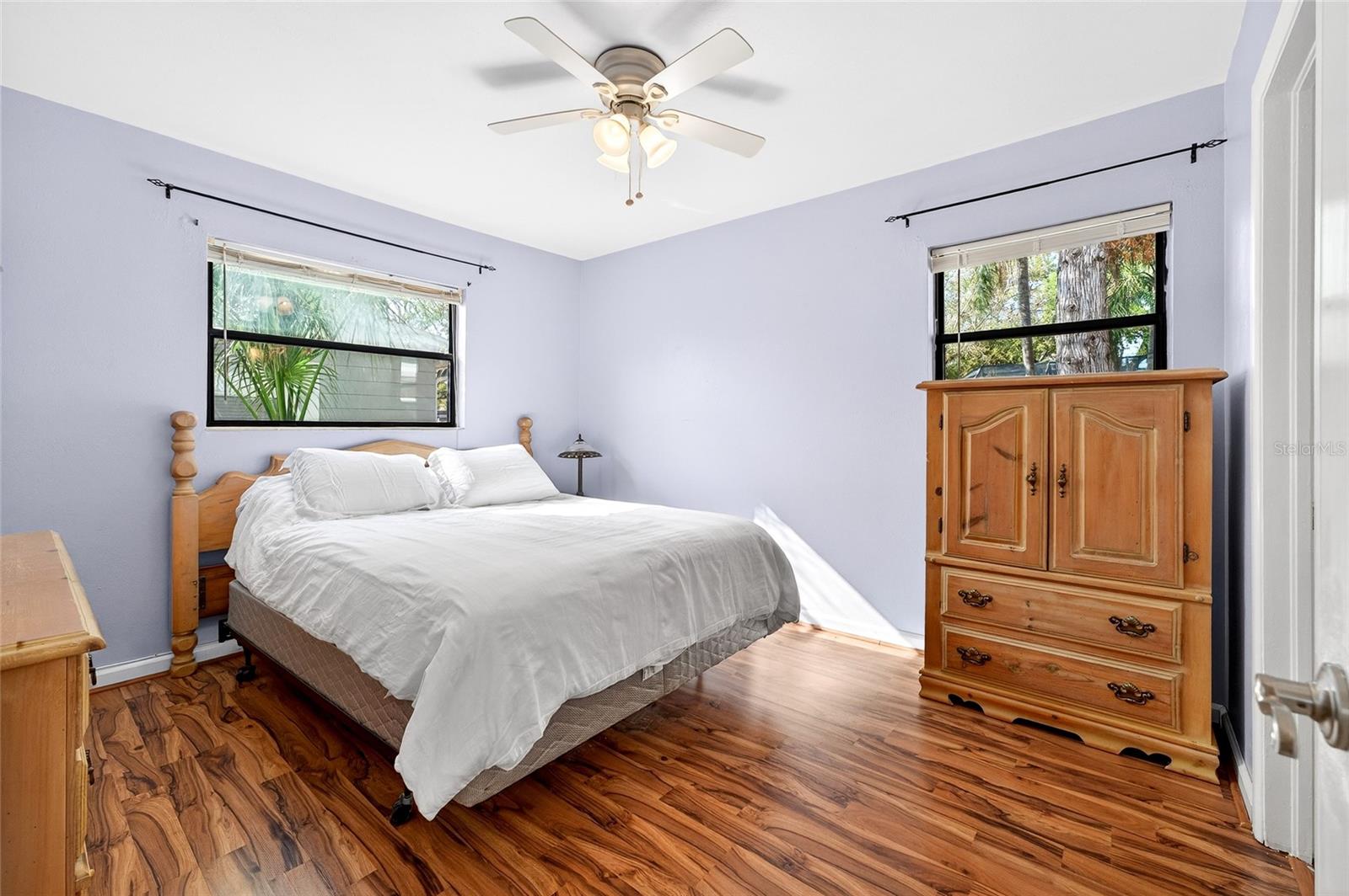 Image 18 of 61 For 4419 Iowa Avenue