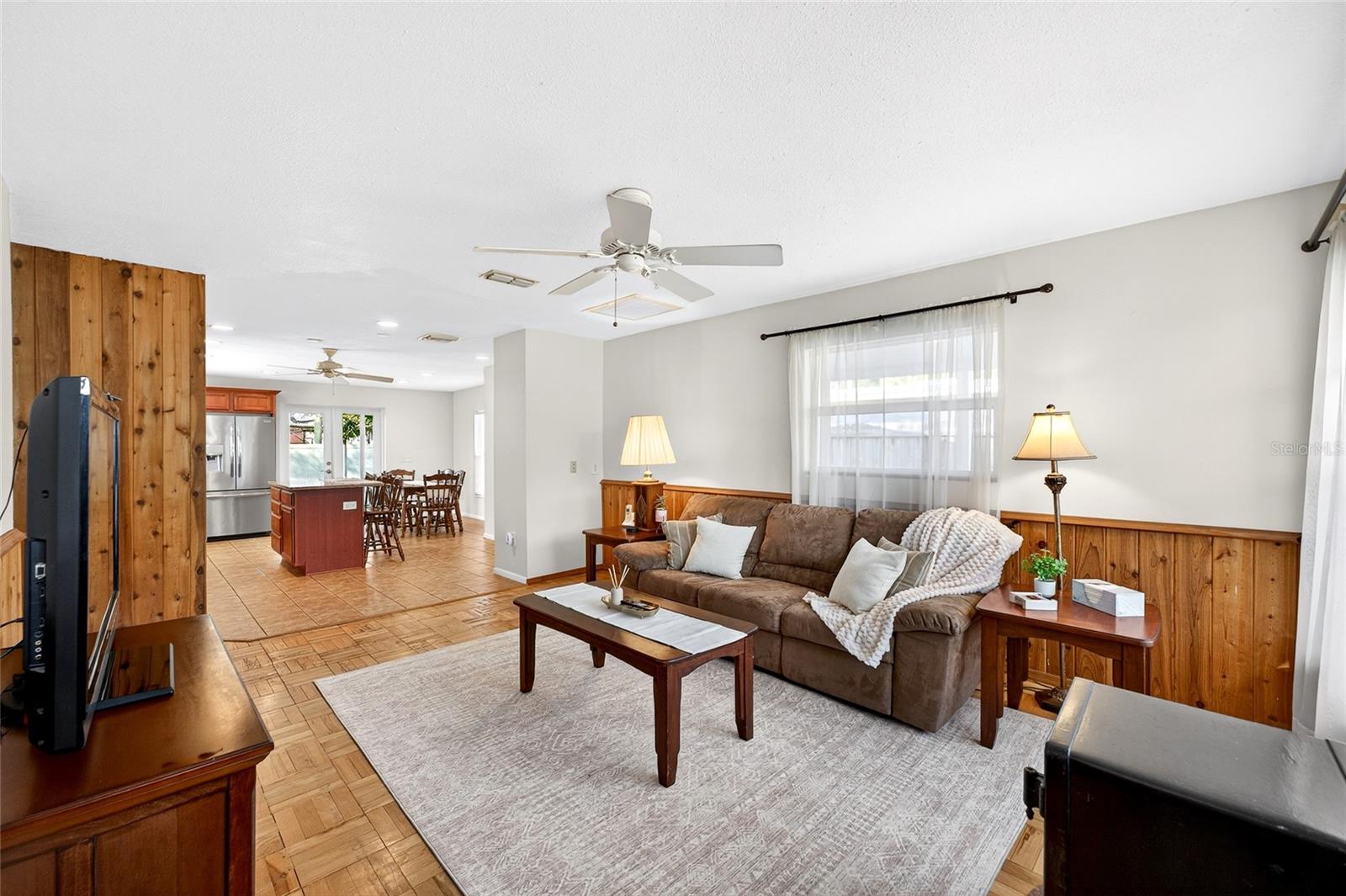 Image 2 of 61 For 4419 Iowa Avenue