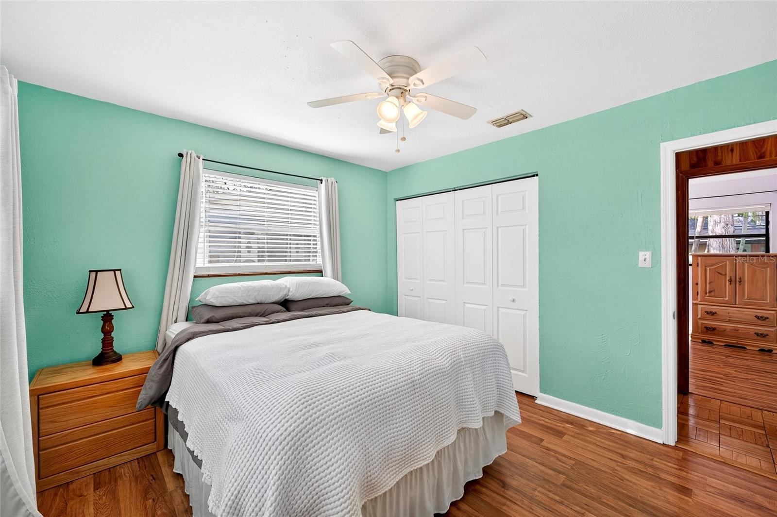 Image 22 of 61 For 4419 Iowa Avenue