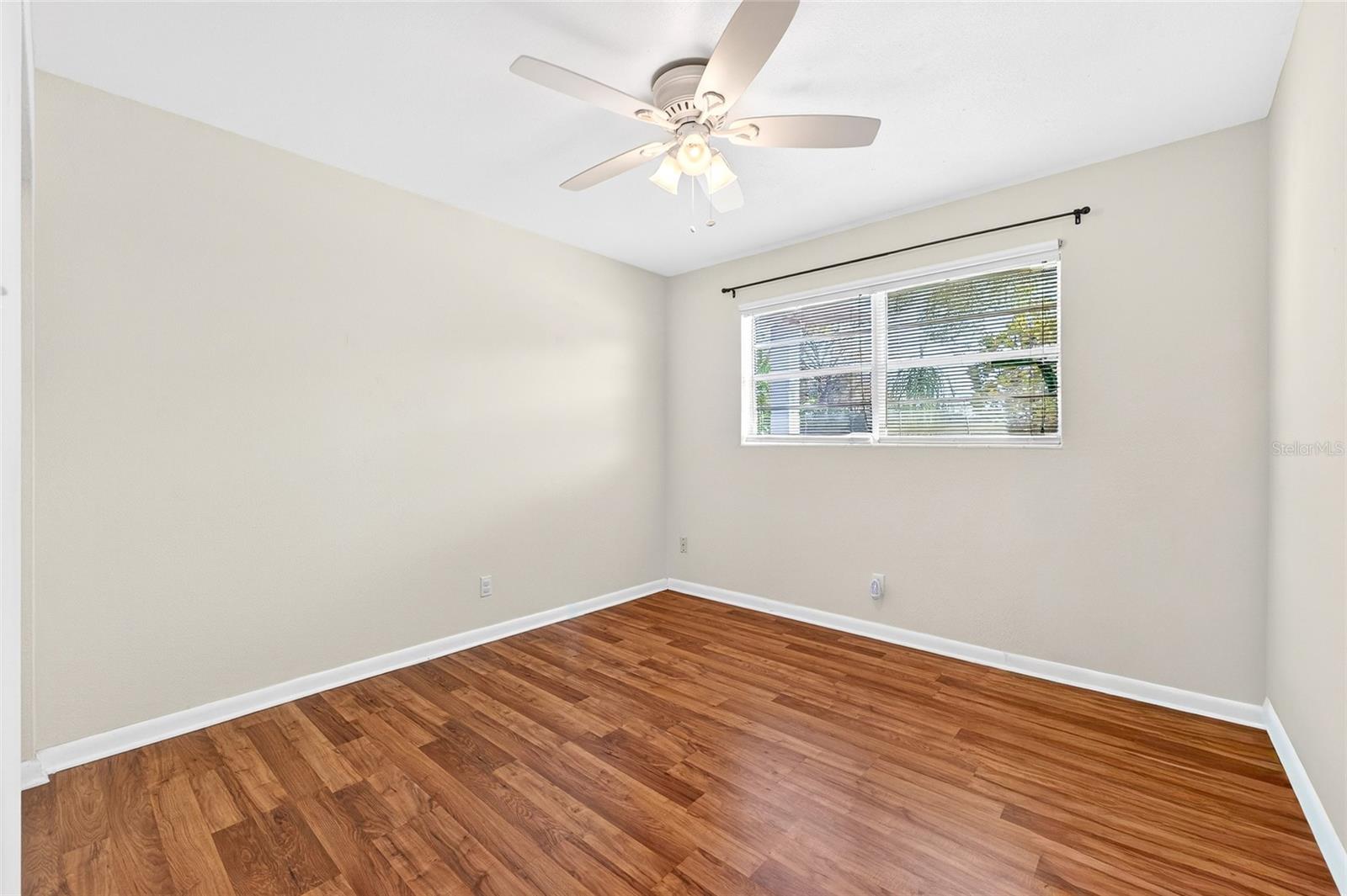 Image 23 of 61 For 4419 Iowa Avenue