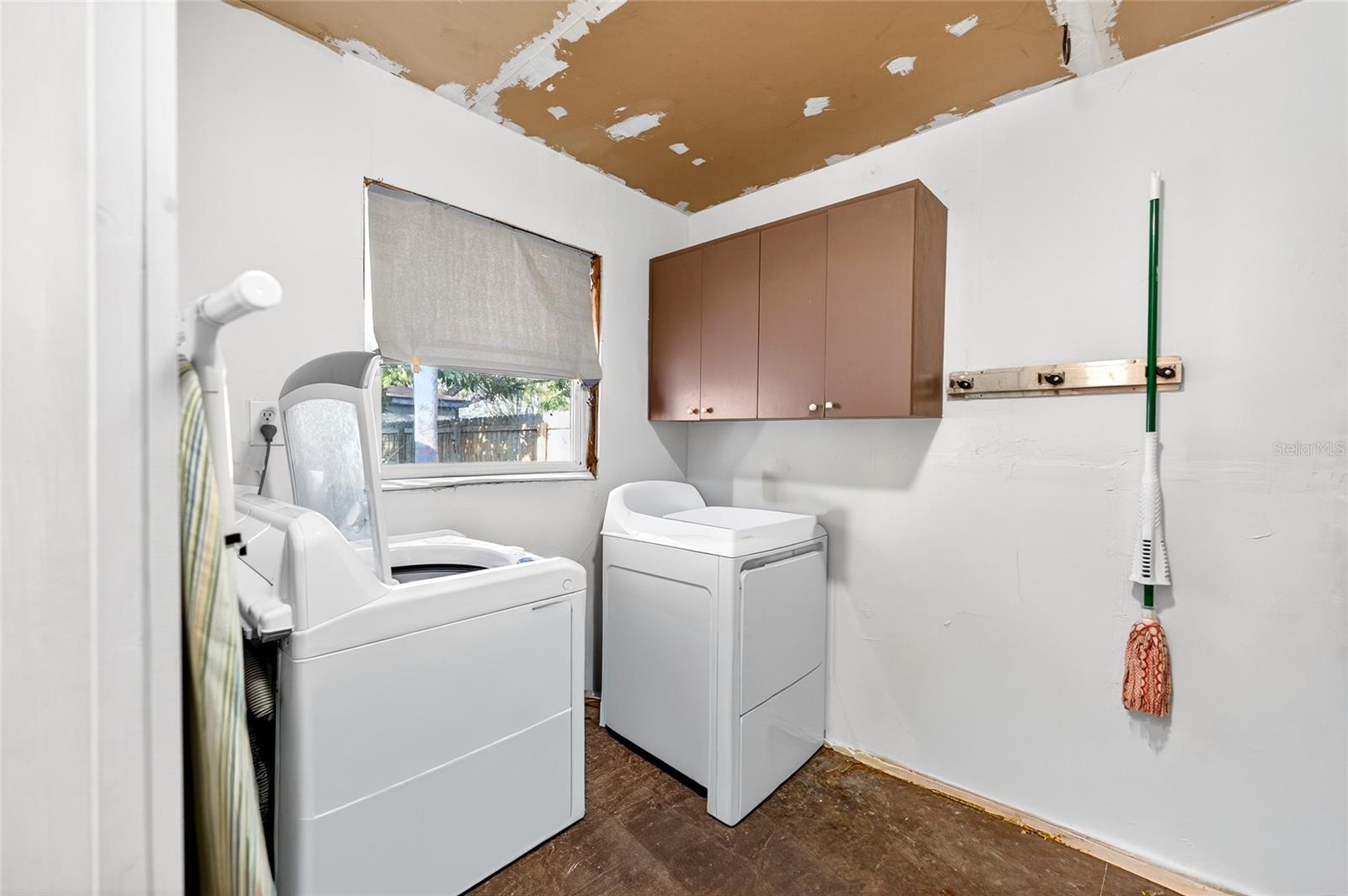 Image 25 of 61 For 4419 Iowa Avenue