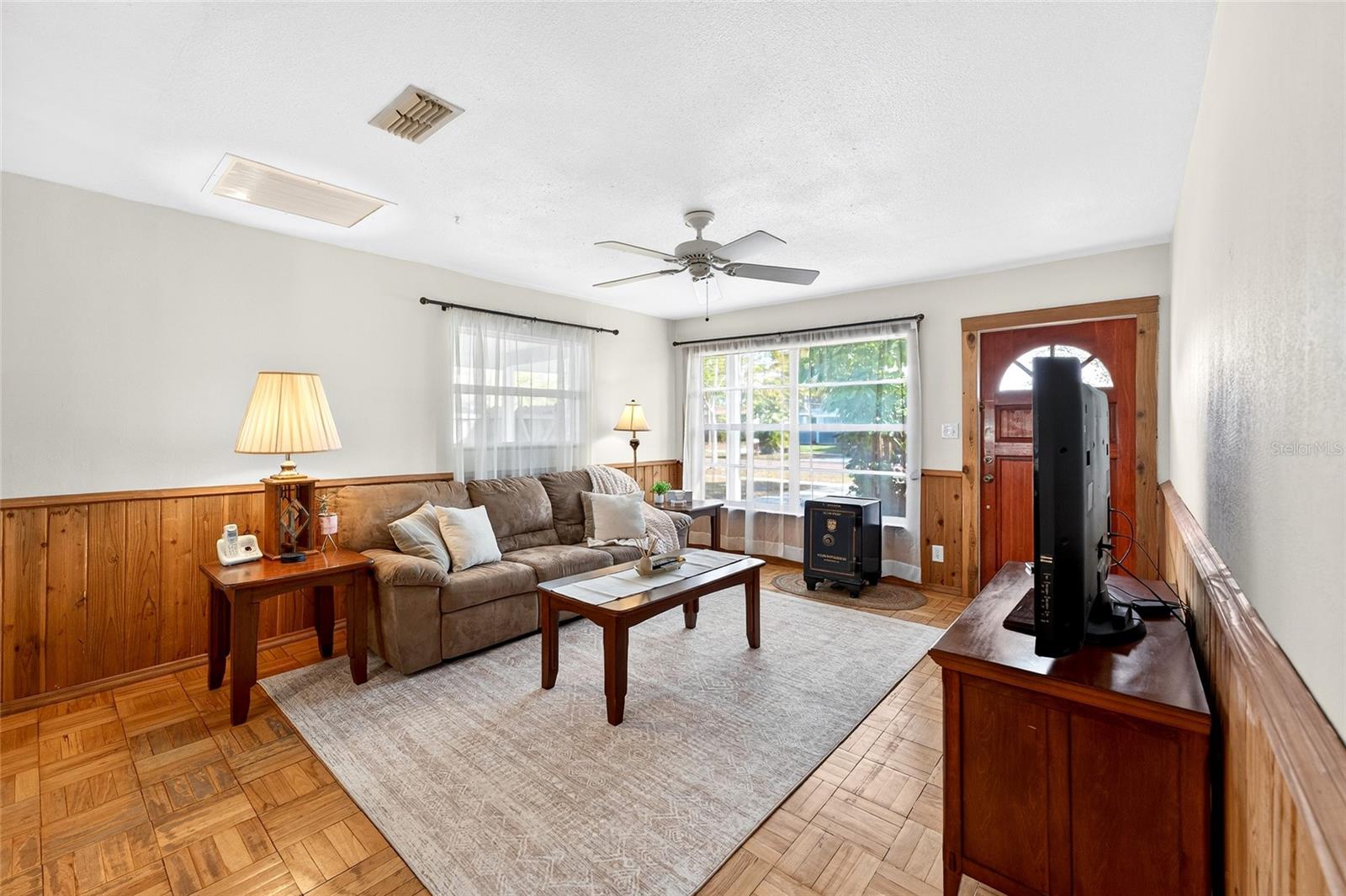 Image 4 of 61 For 4419 Iowa Avenue