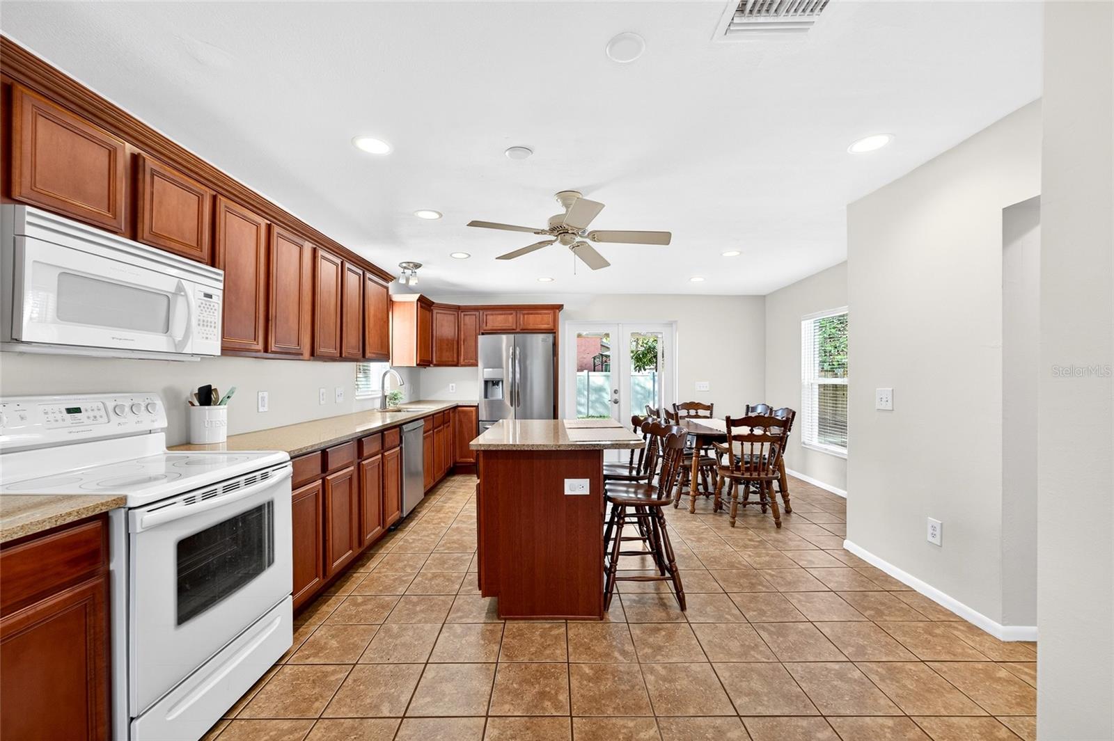 Image 7 of 61 For 4419 Iowa Avenue