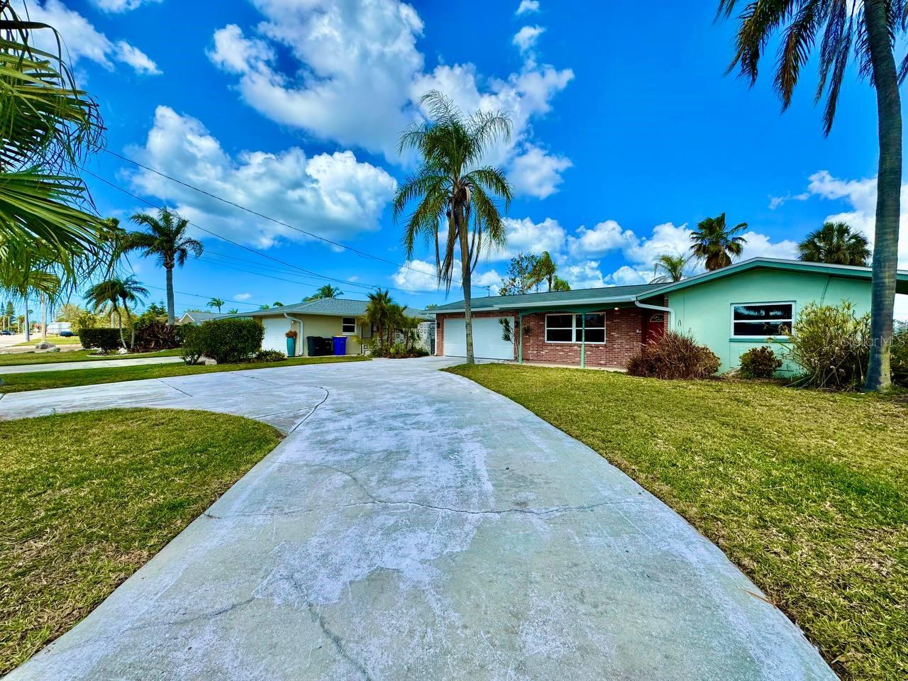 Image 4 of 42 For 4121 Headsail Drive