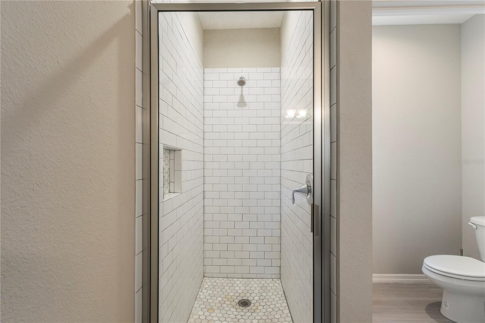 Image 13 of 25 For 305 9th Street