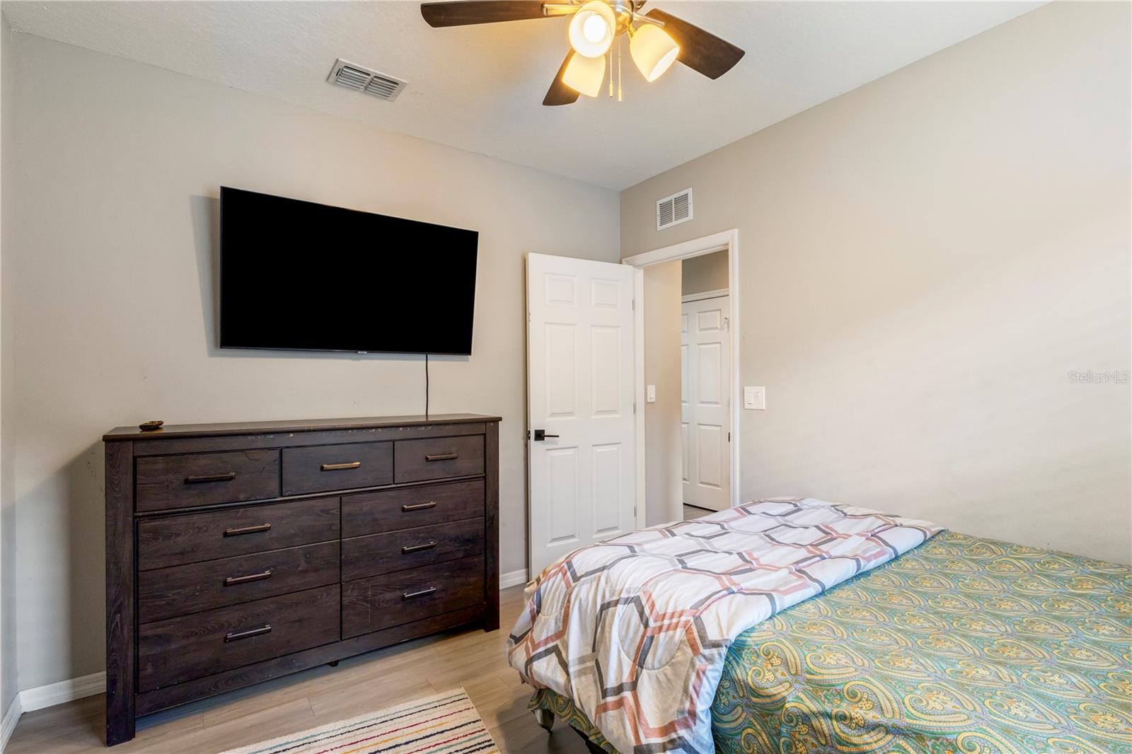 Image 17 of 25 For 305 9th Street