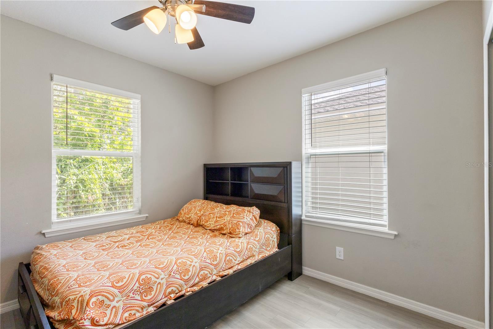 Image 21 of 25 For 305 9th Street