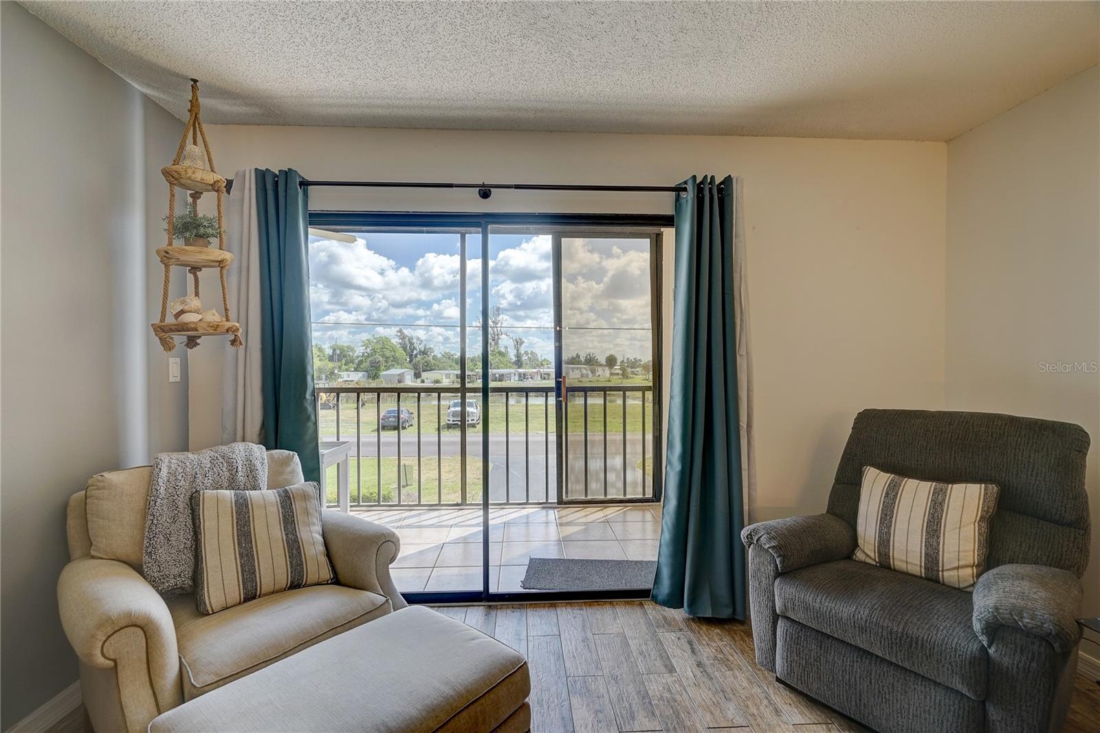 Image 15 of 61 For 14459 River Beach Drive 104