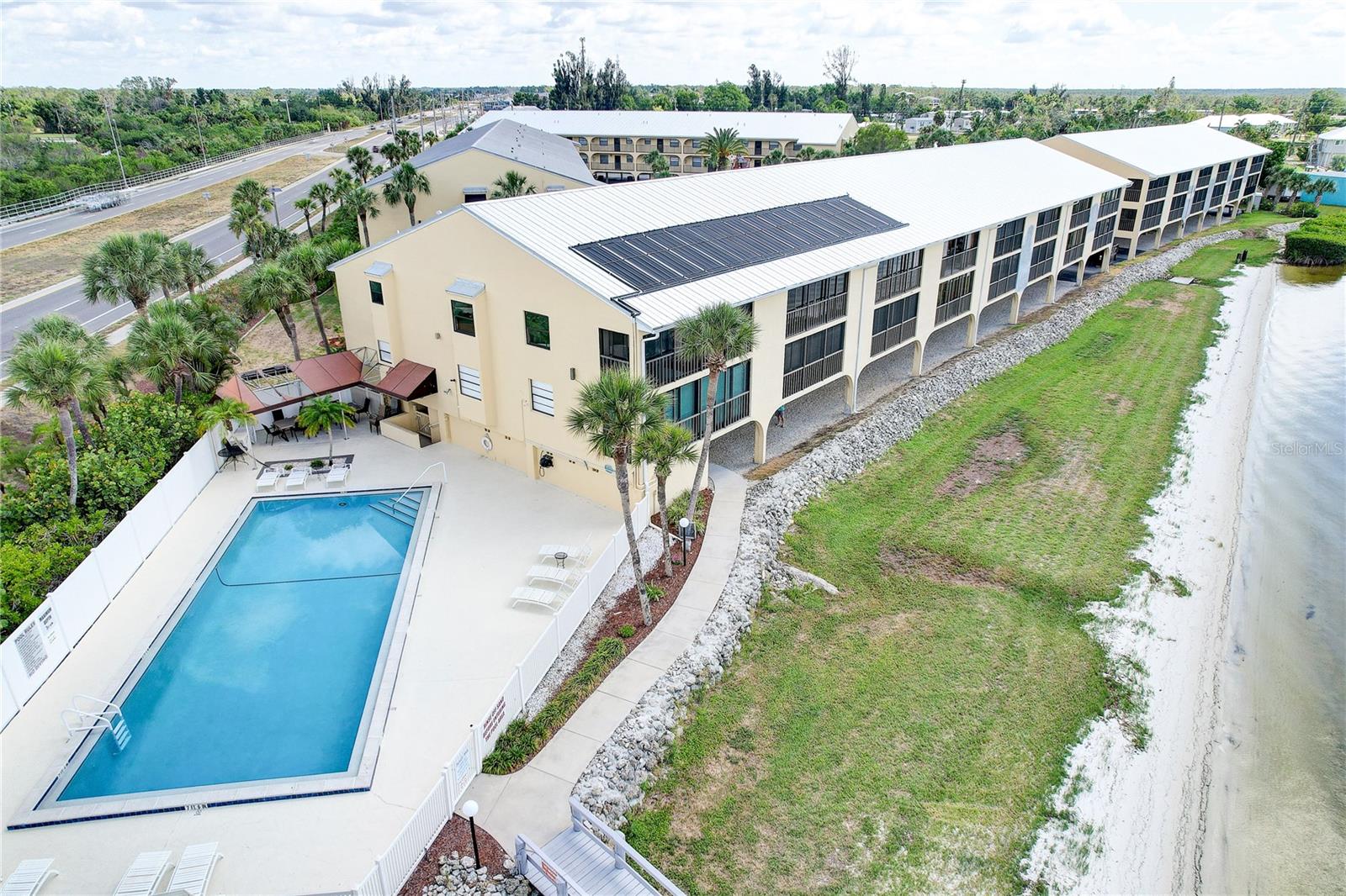 Image 36 of 61 For 14459 River Beach Drive 104