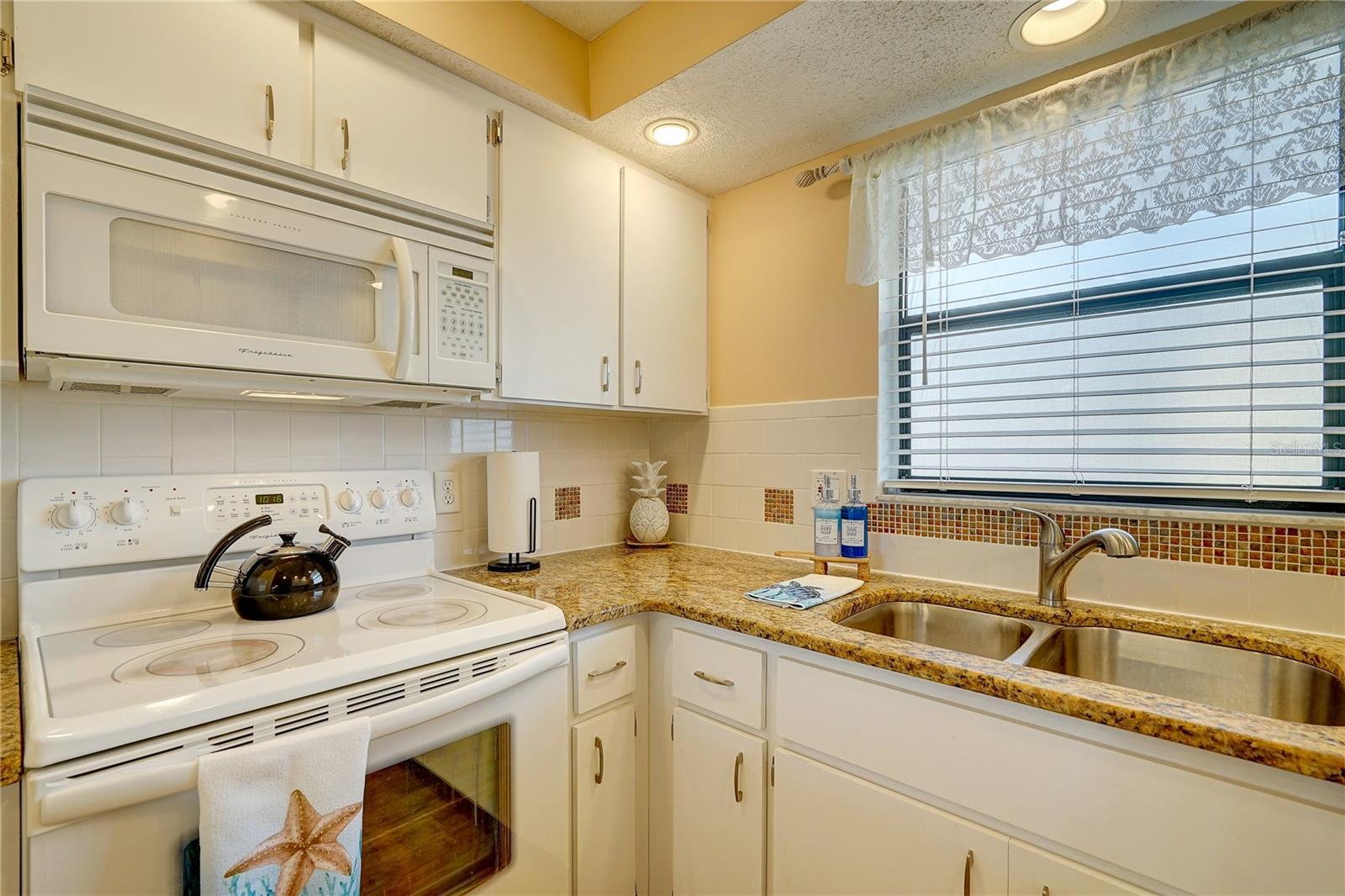 Image 9 of 61 For 14459 River Beach Drive 104