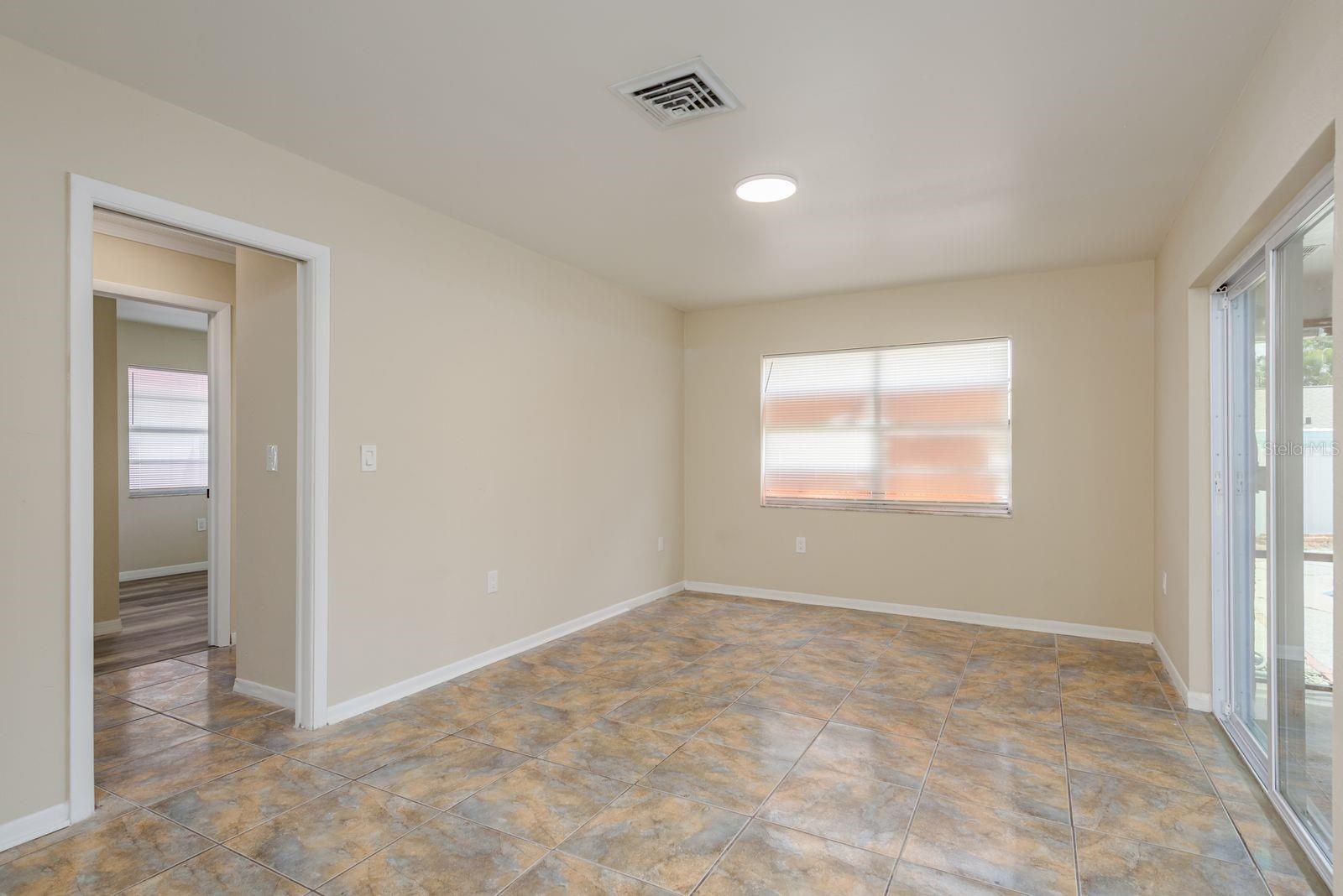 Image 11 of 32 For 2977 Palmetto Court