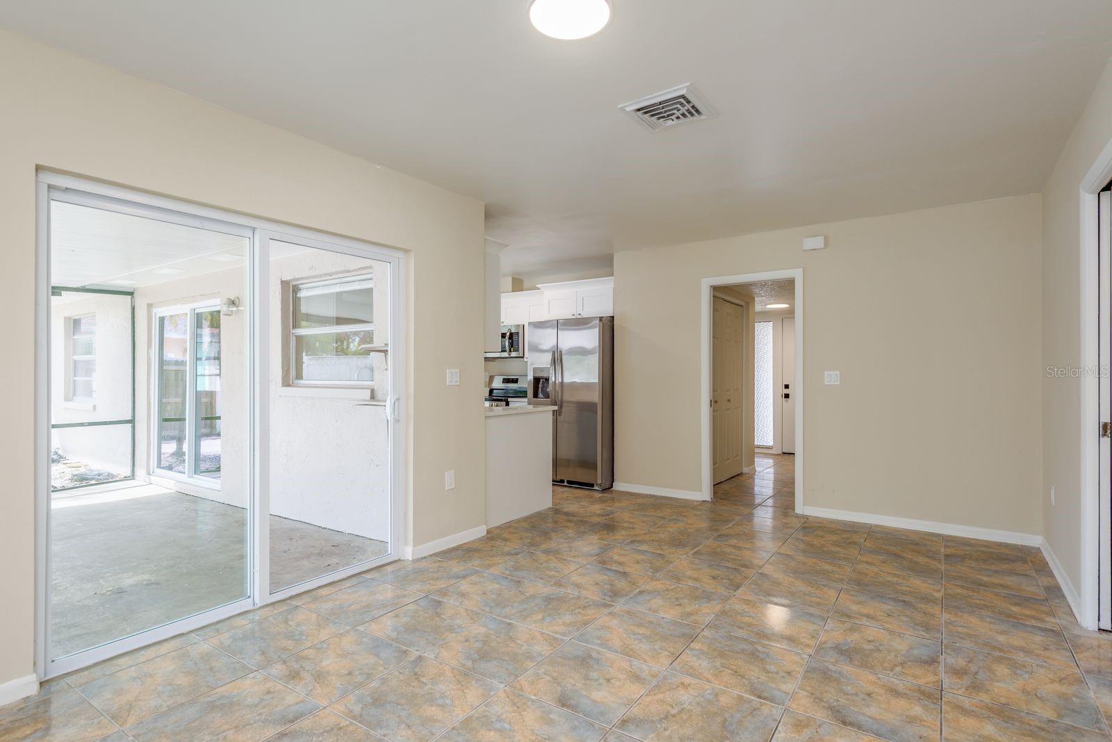 Image 13 of 32 For 2977 Palmetto Court